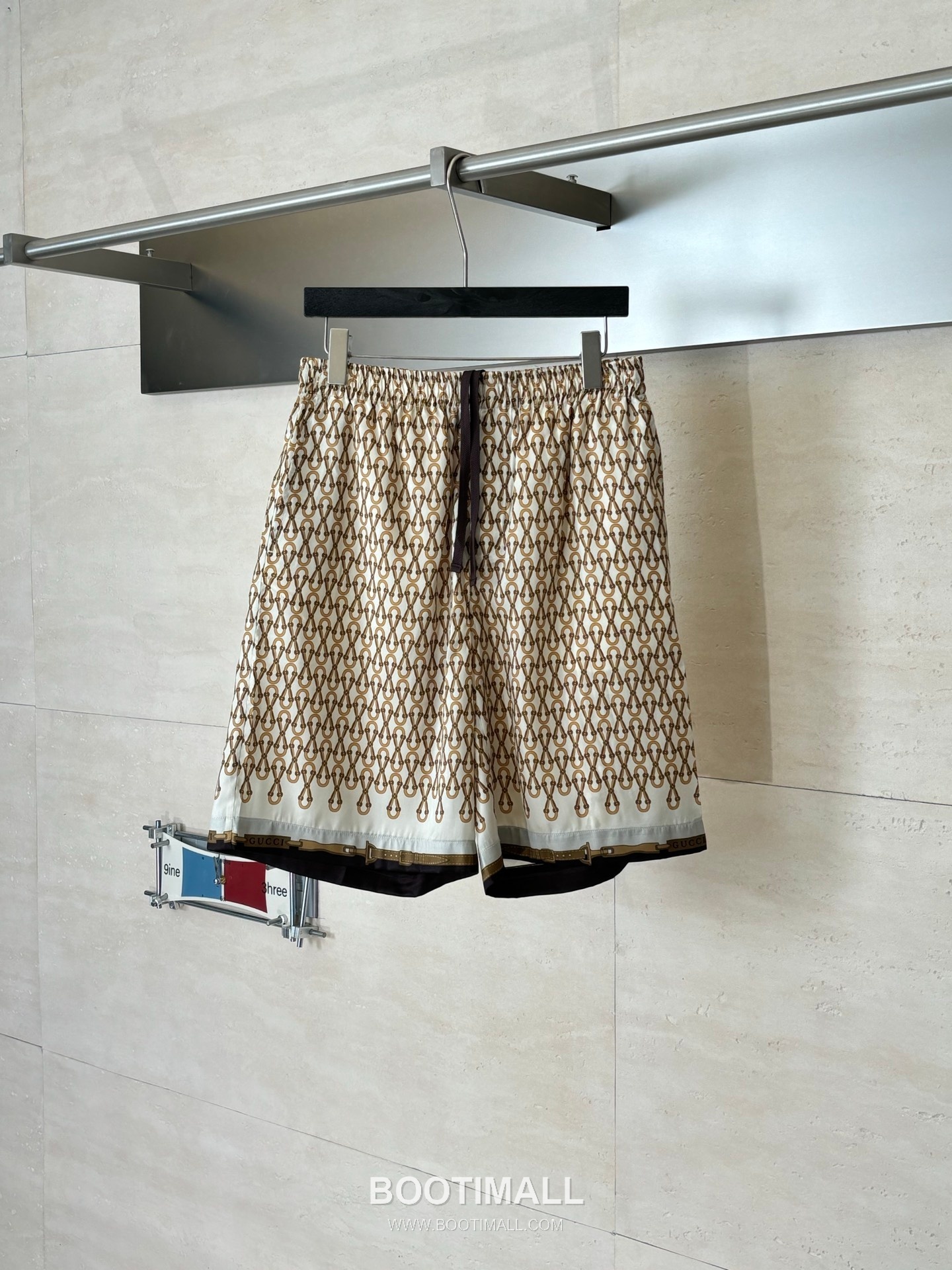 Gucci FW25 Horsebit Multicolor Print Poplin Shorts 구찌 FW25 홀스빗 멀티컬러 프린트 포플린 쇼츠 1