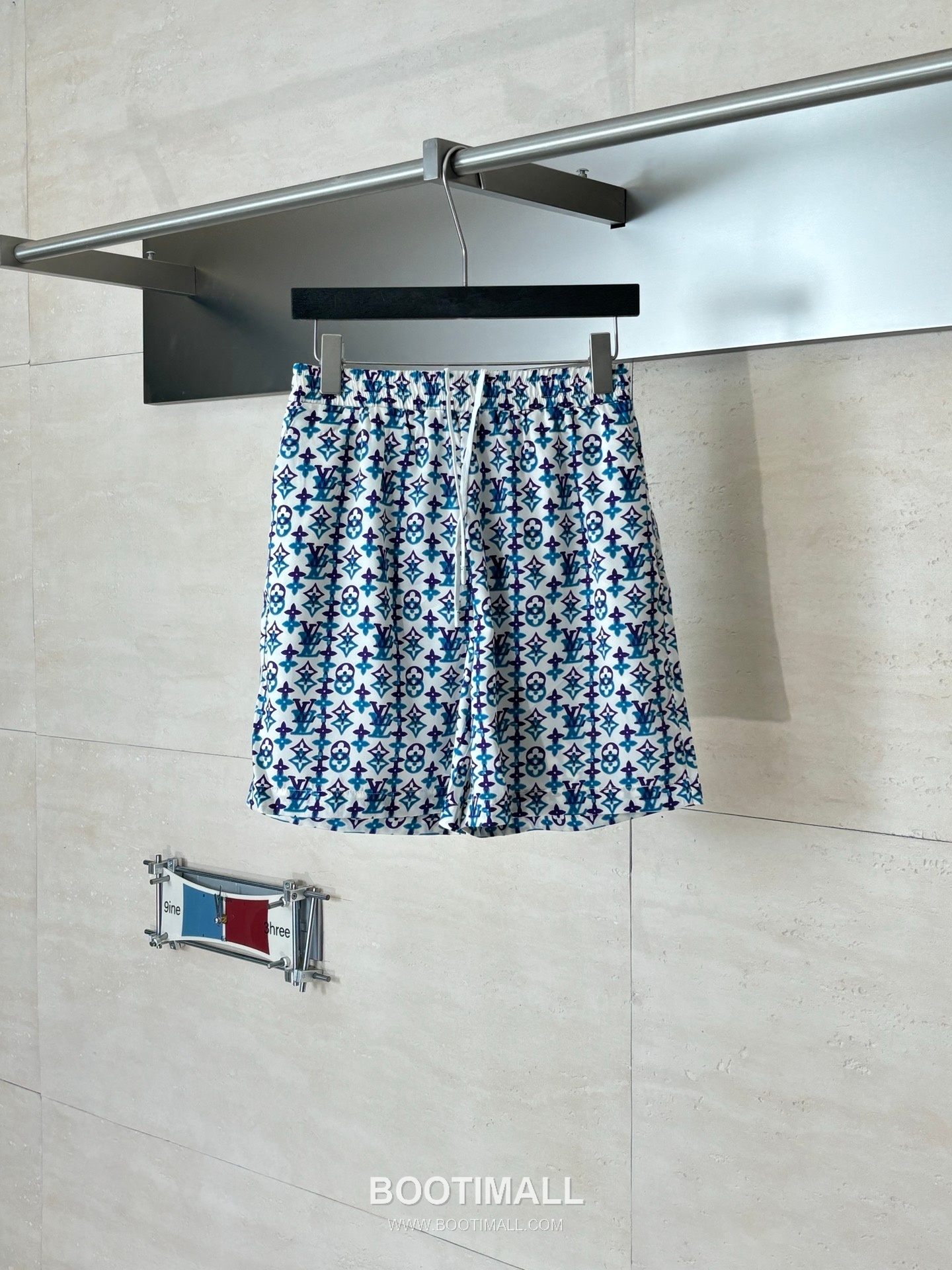 Louis Vuitton SS26 Monogram Overlap Gradient Silk Shorts 루이비통 SS26 모노그램 오버랩 그라데이션 실크 쇼츠 1