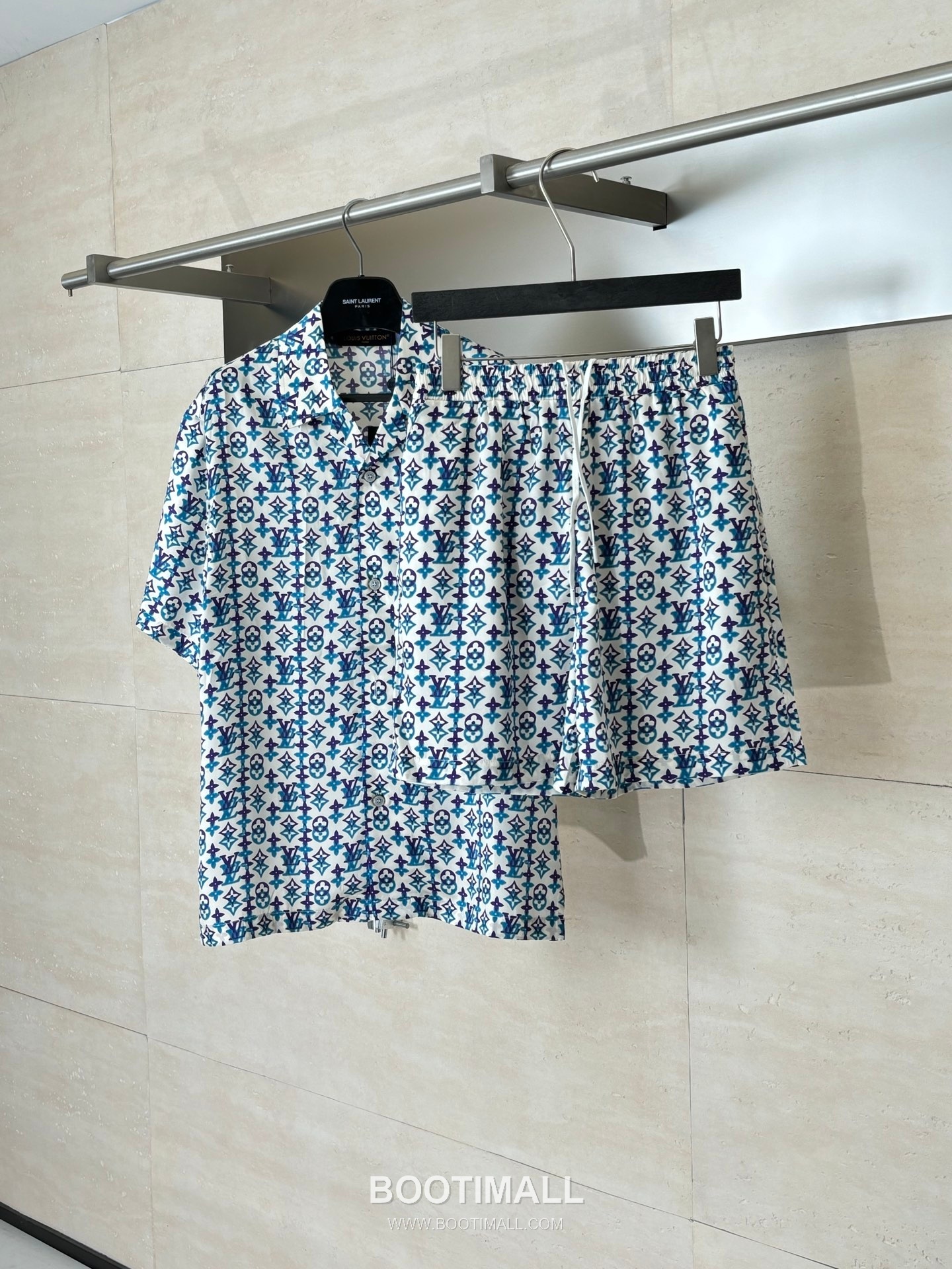 Louis Vuitton SS26 Monogram Overlap Gradient Silk Shorts 루이비통 SS26 모노그램 오버랩 그라데이션 실크 쇼츠 4