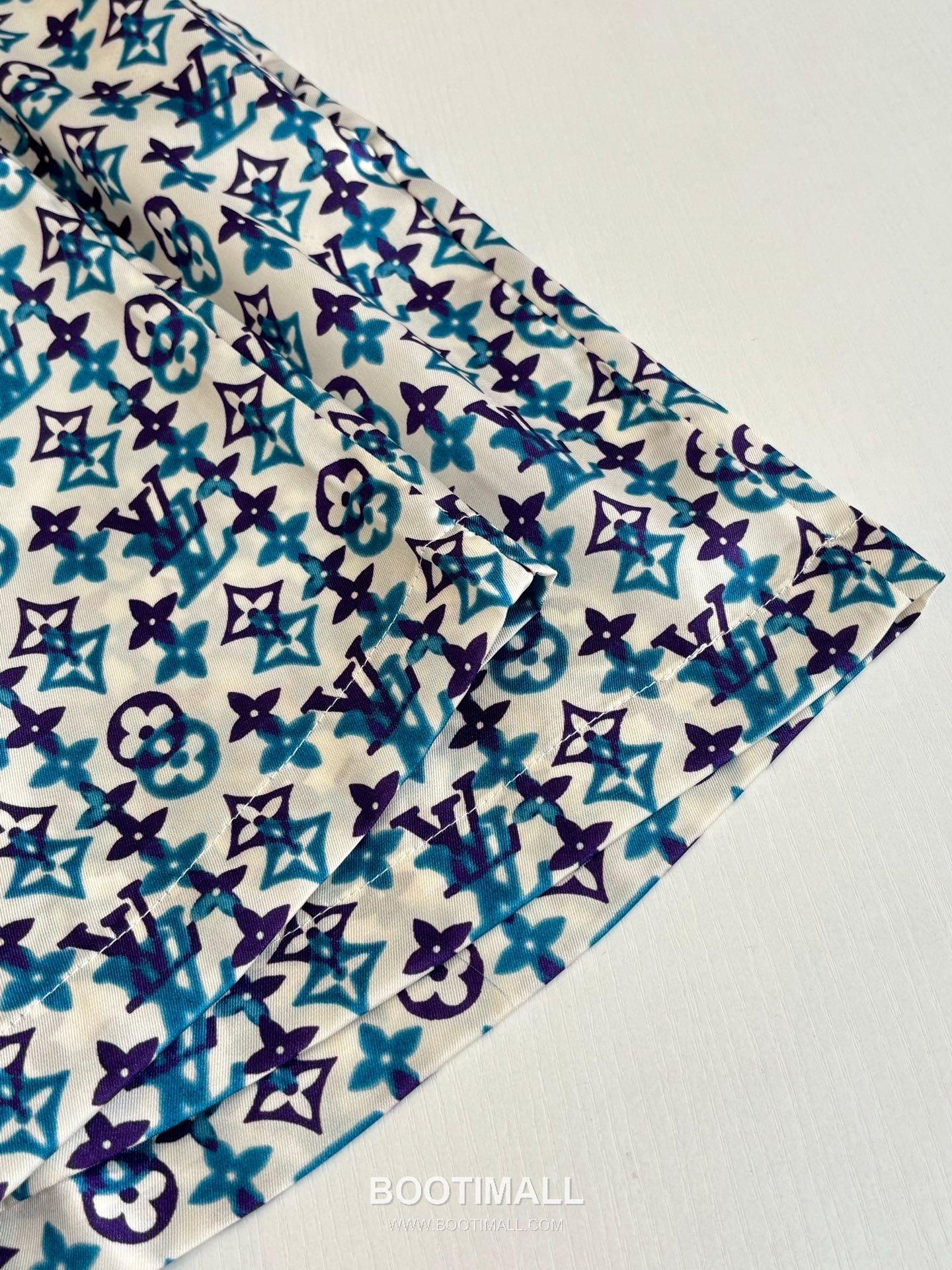 Louis Vuitton SS26 Monogram Overlap Gradient Silk Shorts 루이비통 SS26 모노그램 오버랩 그라데이션 실크 쇼츠 7