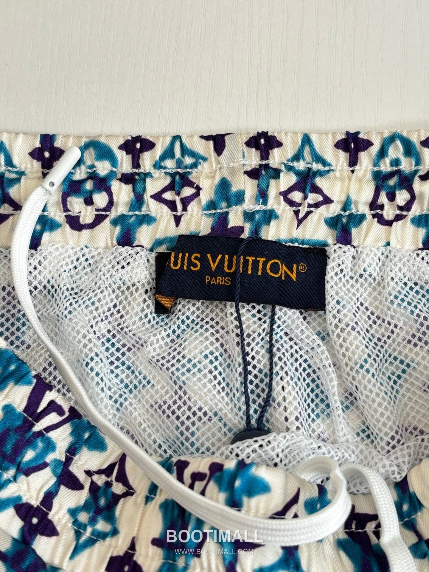 Louis Vuitton SS26 Monogram Overlap Gradient Silk Shorts 루이비통 SS26 모노그램 오버랩 그라데이션 실크 쇼츠 10