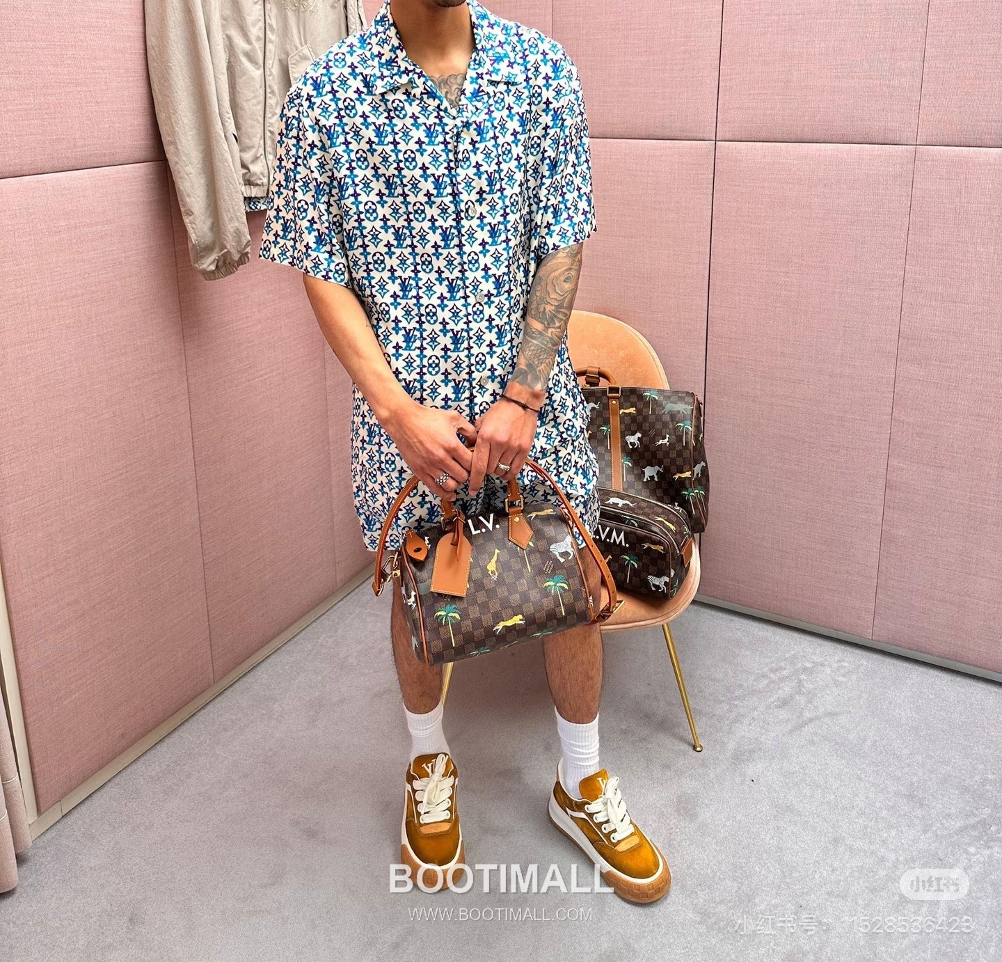 Louis Vuitton SS26 Monogram Overlap Gradient Silk Short Sleeve Shirt 루이비통 SS26 모노그램 오버랩 그라데이션 실크 반팔 셔츠 1