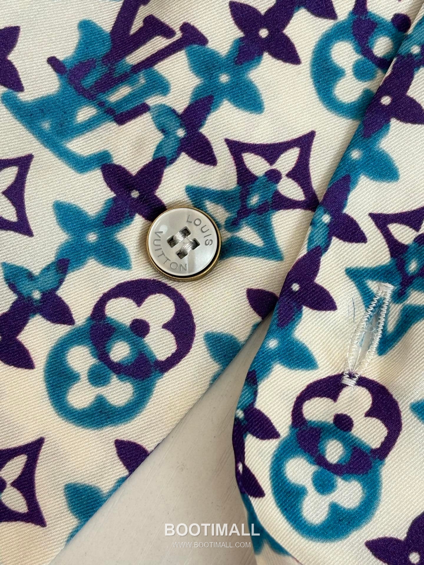 Louis Vuitton SS26 Monogram Overlap Gradient Silk Short Sleeve Shirt 루이비통 SS26 모노그램 오버랩 그라데이션 실크 반팔 셔츠 12