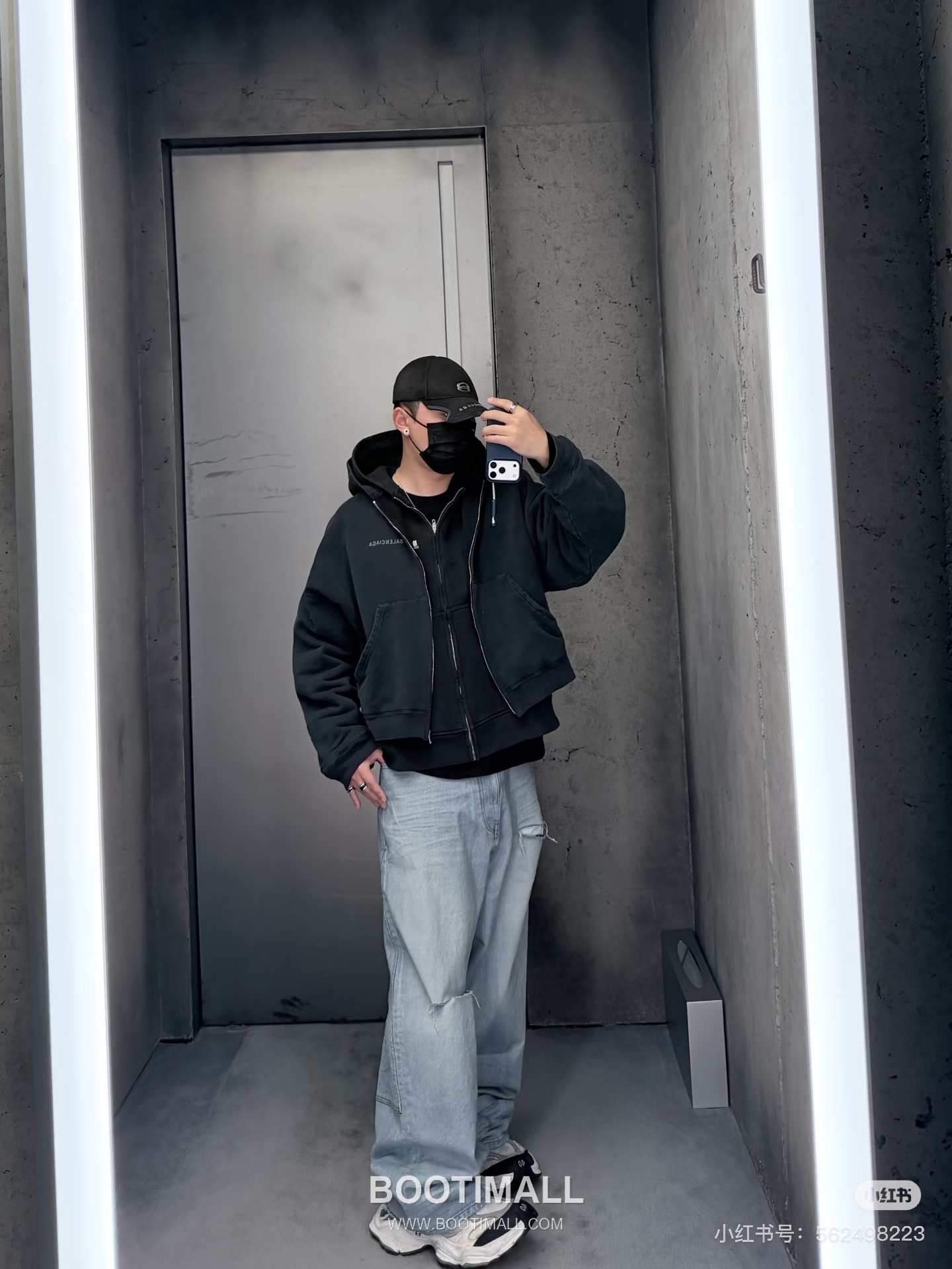 Balenciaga Layered Distressed Double Hoodie 발렌시아가 레이어드 디스트로이드 더블 후디 2