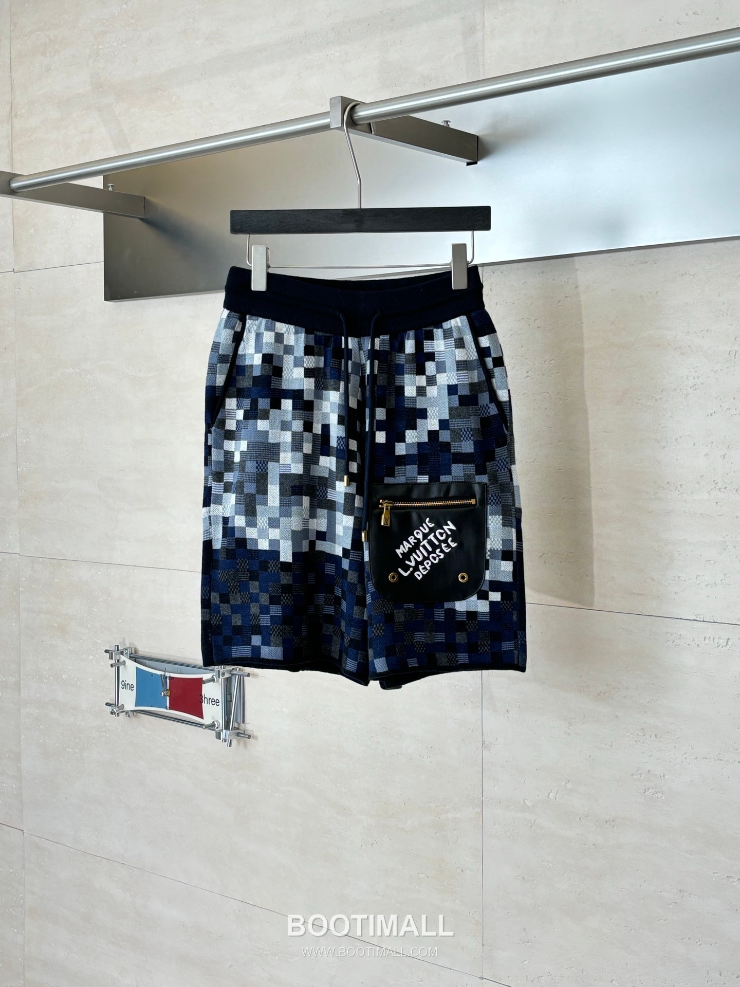 Louis Vuitton Pixel Damier Jacquard Knit Leather Embroidery Drawstring Shorts 루이비통 픽셀 다미에 자카드 니트 가죽 자수 드로스트링 쇼츠 4