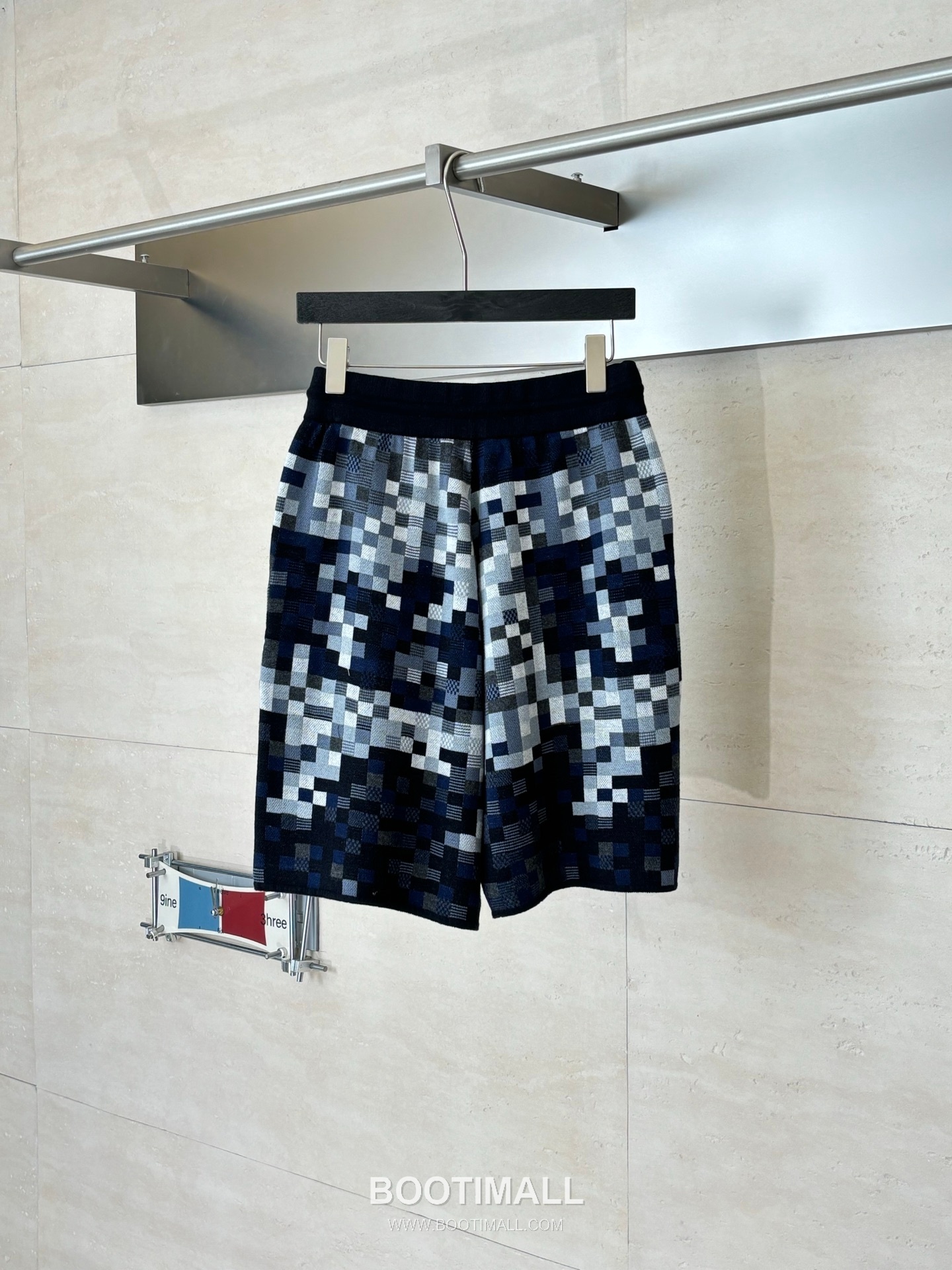Louis Vuitton Pixel Damier Jacquard Knit Leather Embroidery Drawstring Shorts 루이비통 픽셀 다미에 자카드 니트 가죽 자수 드로스트링 쇼츠 5