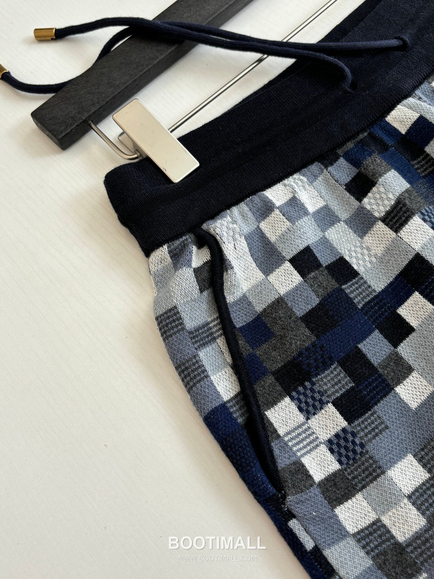 Louis Vuitton Pixel Damier Jacquard Knit Leather Embroidery Drawstring Shorts 루이비통 픽셀 다미에 자카드 니트 가죽 자수 드로스트링 쇼츠 8