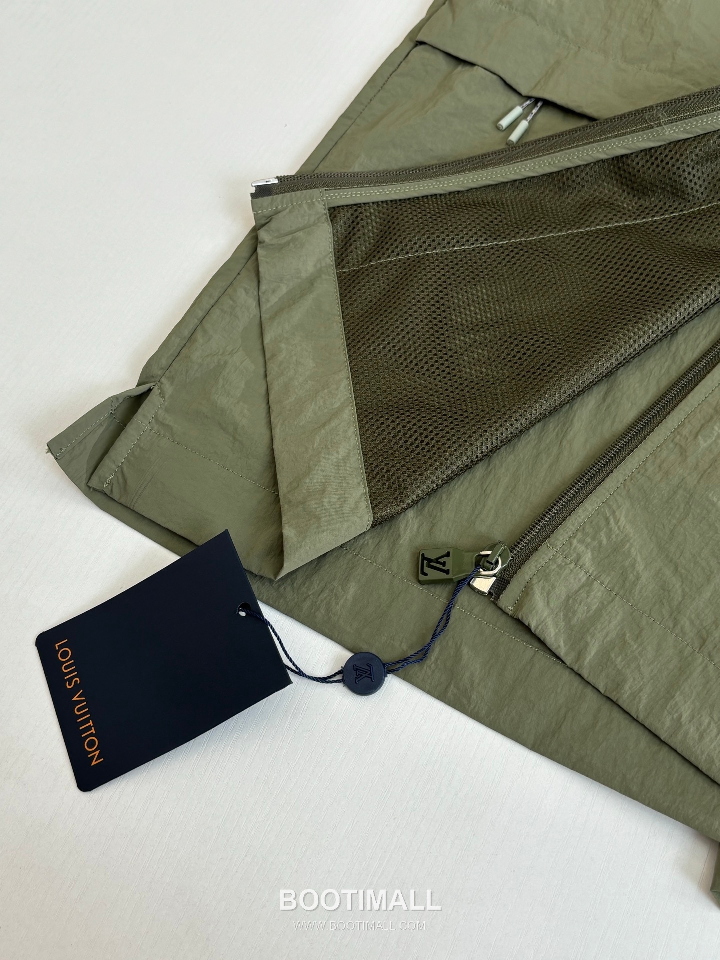 Louis Vuitton Utility Olive Nylon Zip Jacket 루이비통 올리브 기능성 나일론 집업 재킷 13