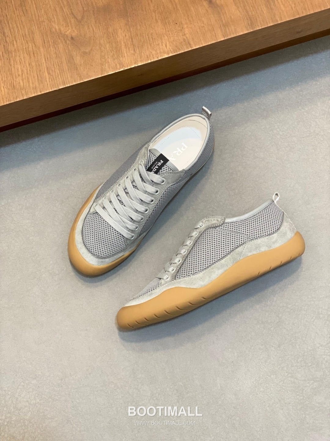 ## 신발 제품 스펙 분석
Prada America's Cup Leather Sneakers 프라다 아메리카스컵 레더 스니커즈 4E3400 5