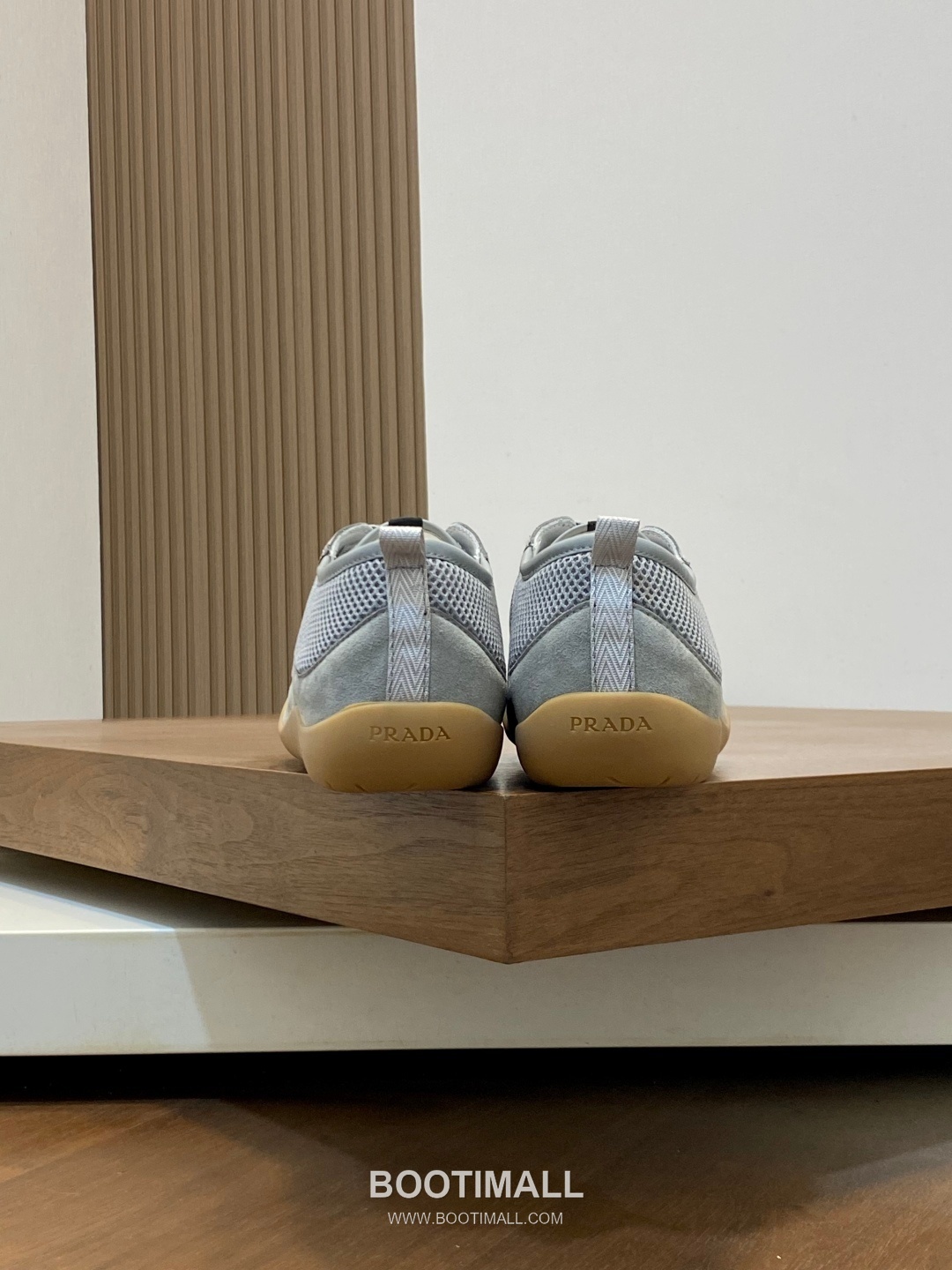 ## 신발 제품 스펙 분석
Prada America's Cup Leather Sneakers 프라다 아메리카스컵 레더 스니커즈 4E3400 8