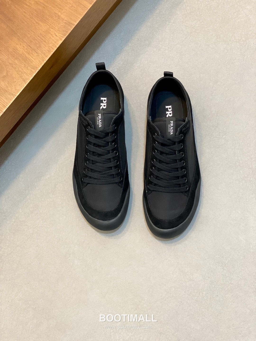 ## 신발 제품 스펙 분석

Prada America's Cup Leather Sneakers 프라다 아메리카스컵 레더 스니커즈 4E3400 1
