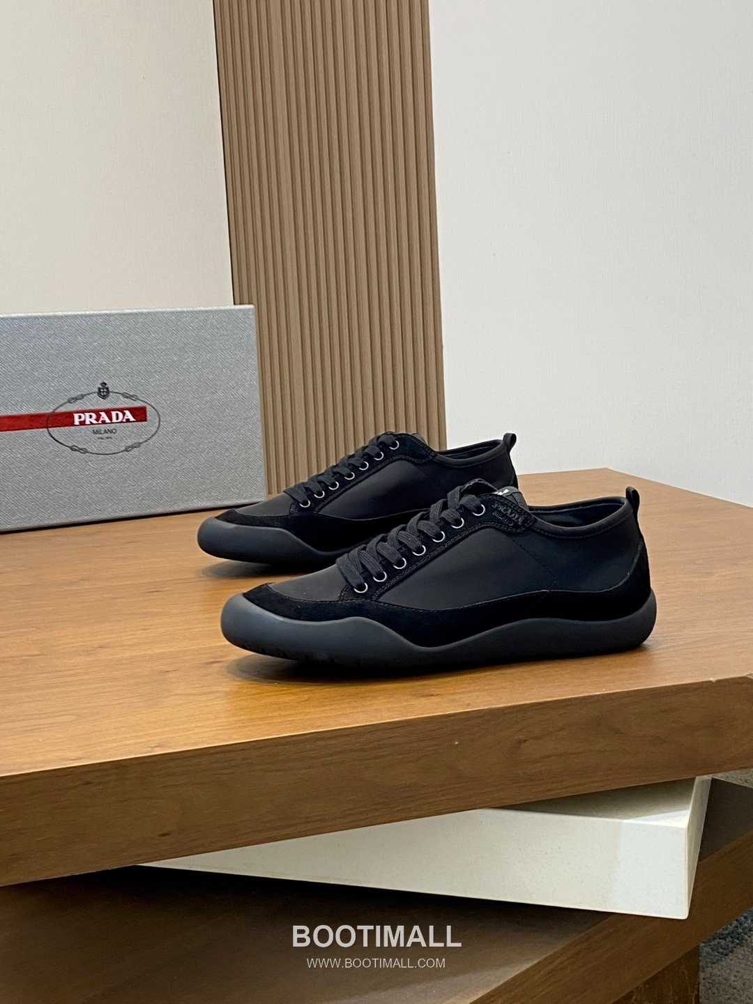 ## 신발 제품 스펙 분석

Prada America's Cup Leather Sneakers 프라다 아메리카스컵 레더 스니커즈 4E3400 3