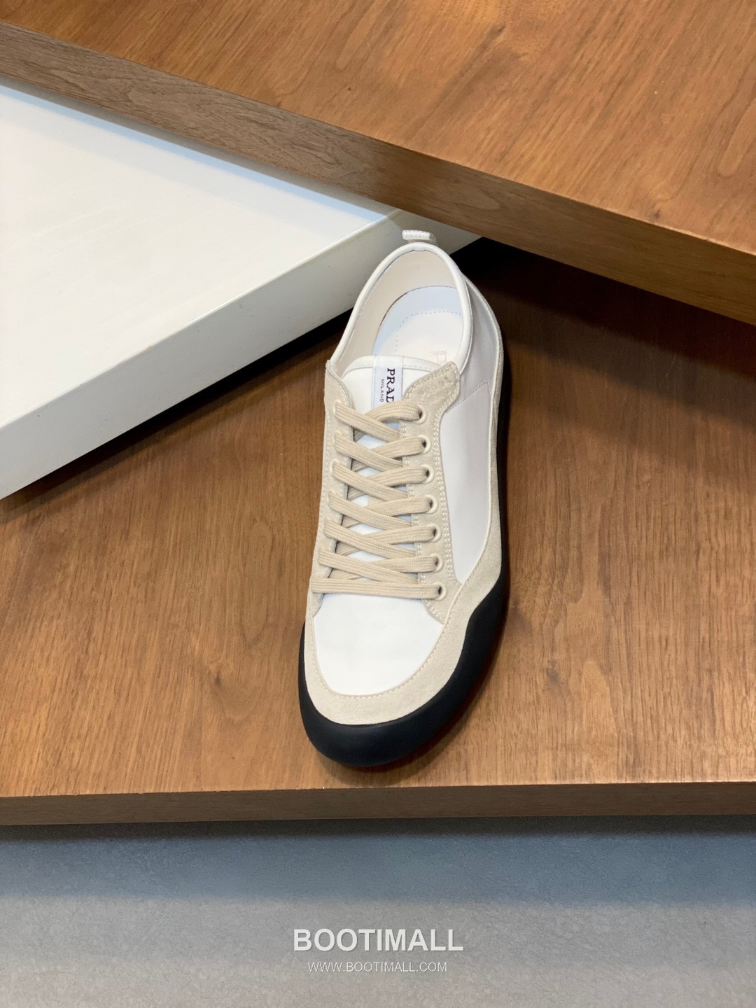 ## 신발 제품 스펙 분석

Prada America's Cup Leather Sneakers 프라다 아메리카스컵 레더 스니커즈 4E3400 6