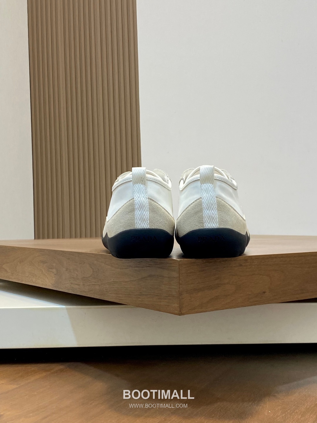 ## 신발 제품 스펙 분석

Prada America's Cup Leather Sneakers 프라다 아메리카스컵 레더 스니커즈 4E3400 8