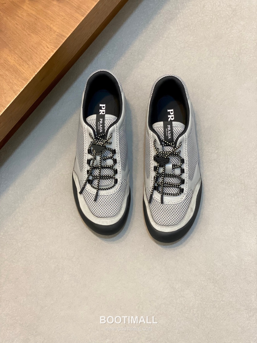 ## 신발 제품 스펙 분석
Prada America's Cup Leather Sneakers 프라다 아메리카스컵 레더 스니커즈 4E3400 1
