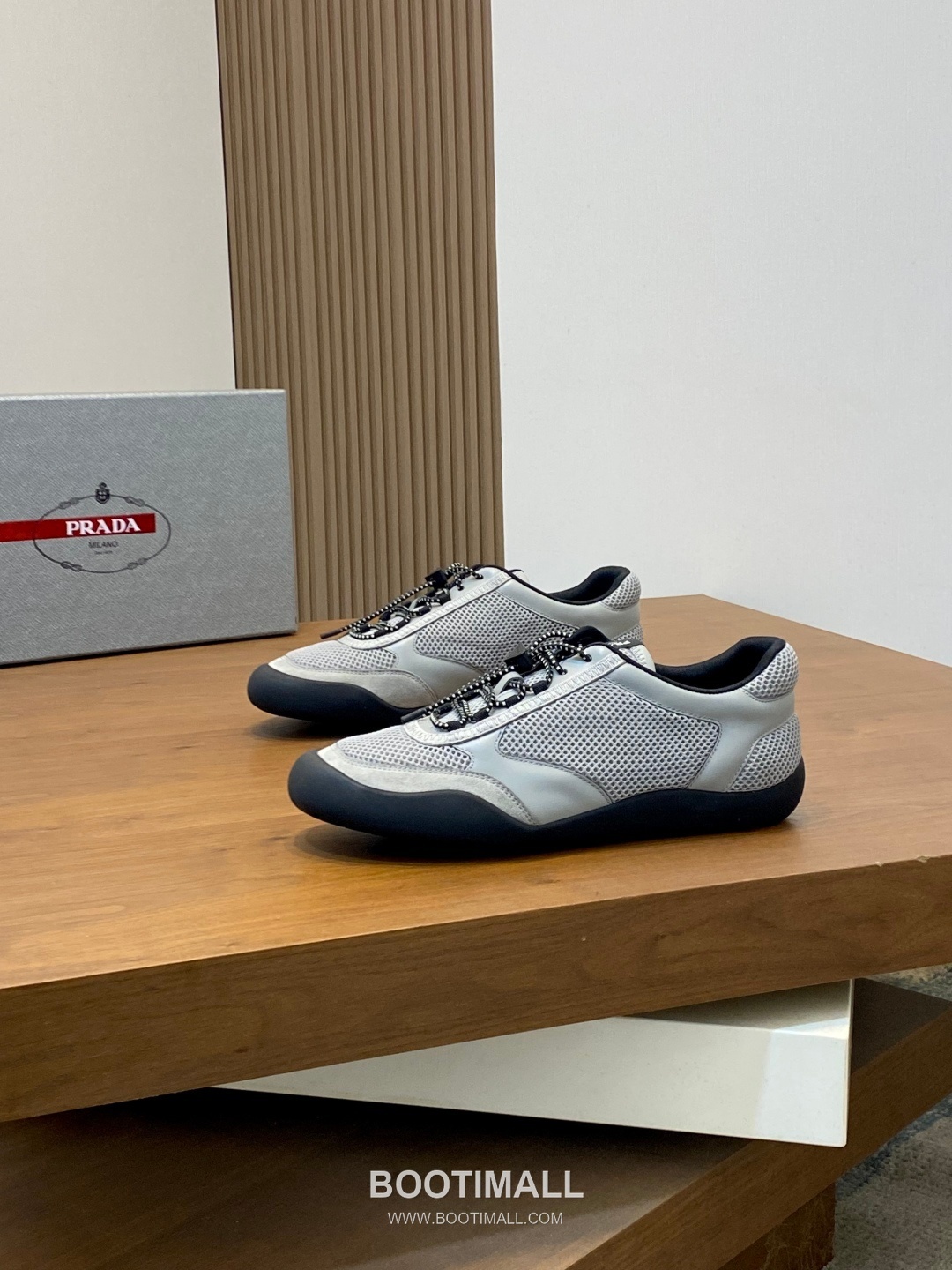 ## 신발 제품 스펙 분석
Prada America's Cup Leather Sneakers 프라다 아메리카스컵 레더 스니커즈 4E3400 3