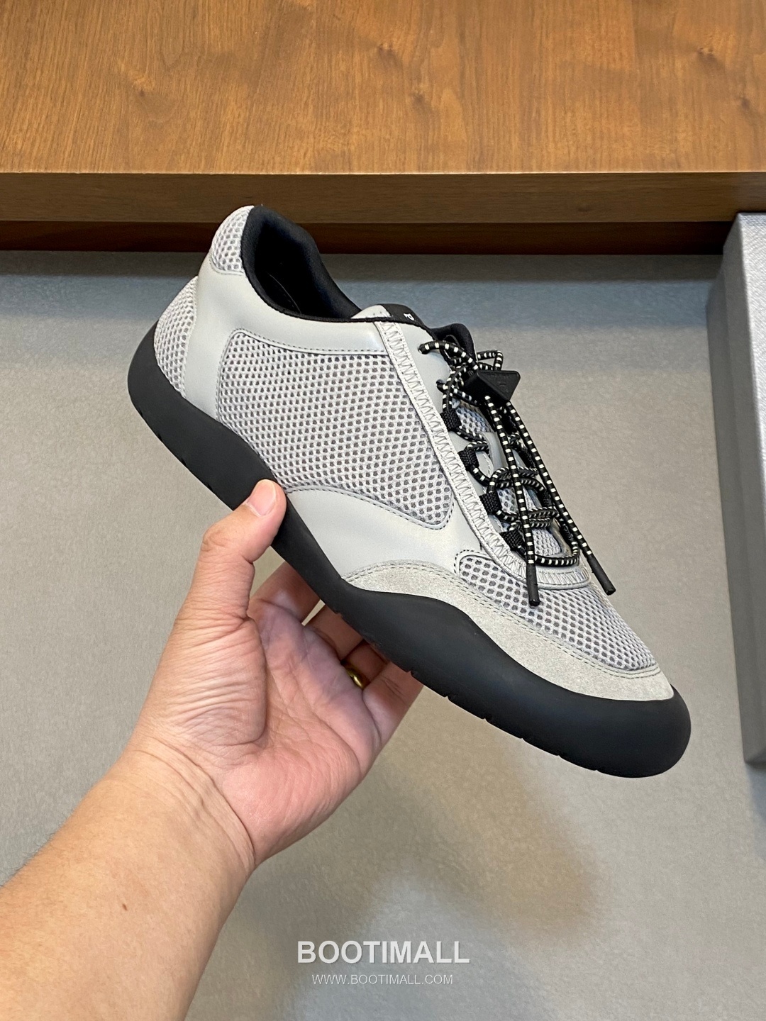 ## 신발 제품 스펙 분석
Prada America's Cup Leather Sneakers 프라다 아메리카스컵 레더 스니커즈 4E3400 4