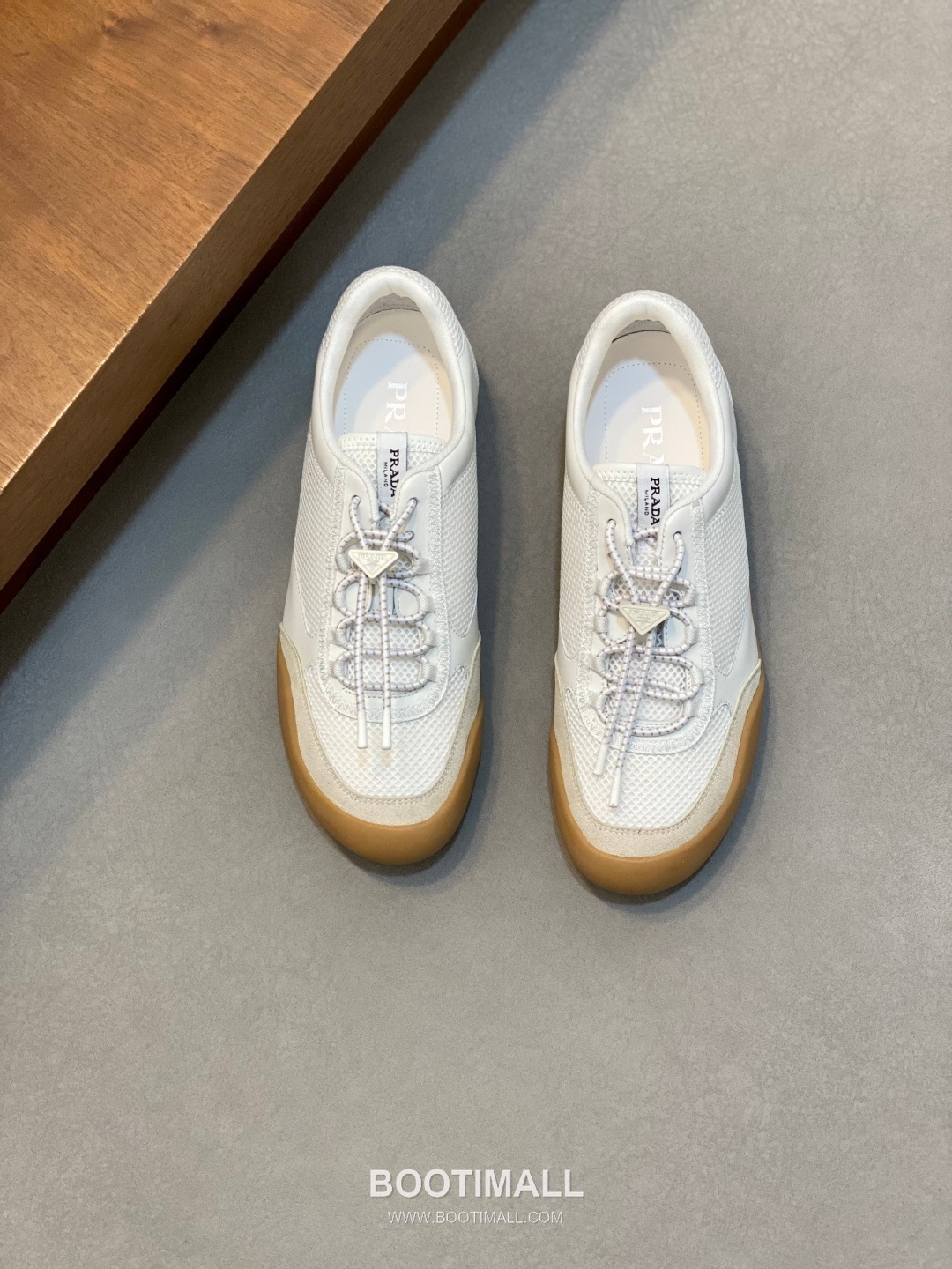 ## 신발 제품 스펙 분석
Prada America's Cup Leather Sneakers 프라다 아메리카스컵 레더 스니커즈 4E3400 1