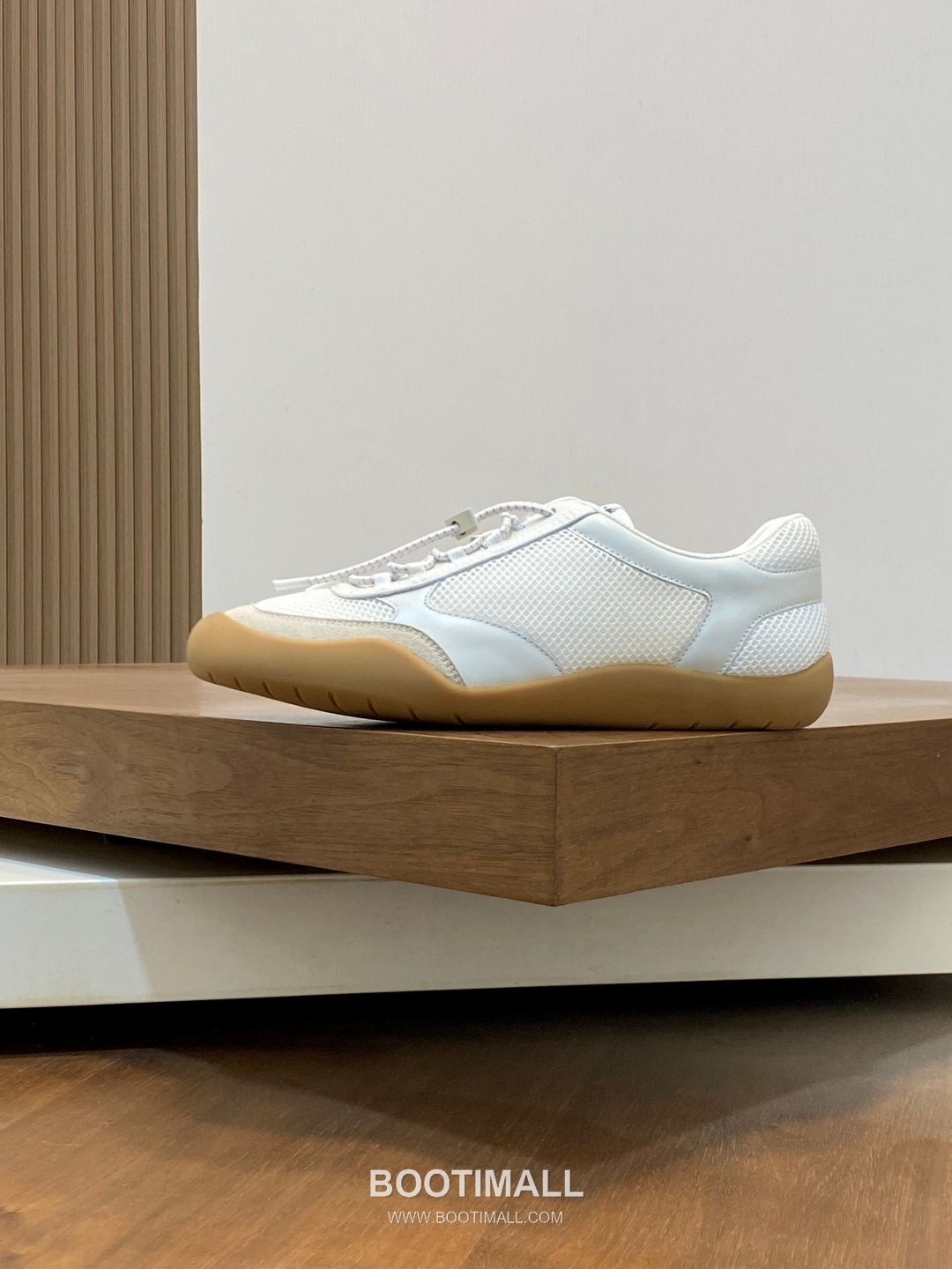 ## 신발 제품 스펙 분석
Prada America's Cup Leather Sneakers 프라다 아메리카스컵 레더 스니커즈 4E3400 2