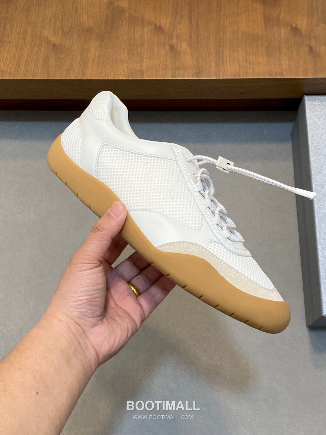 ## 신발 제품 스펙 분석
Prada America's Cup Leather Sneakers 프라다 아메리카스컵 레더 스니커즈 4E3400 4