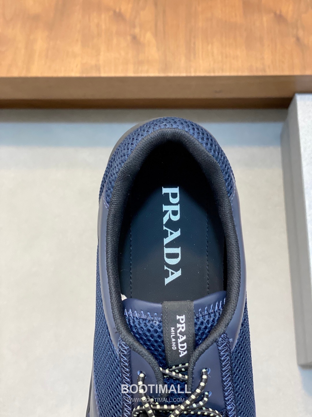 ## 신발 제품 스펙 분석

Prada America's Cup Leather Sneakers 프라다 아메리카스컵 레더 스니커즈 4E3400 7