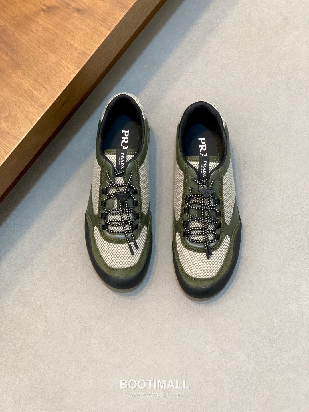 ## 신발 제품 스펙 분석

Prada America's Cup Leather Sneakers 프라다 아메리카스컵 레더 스니커즈 4E3400 1