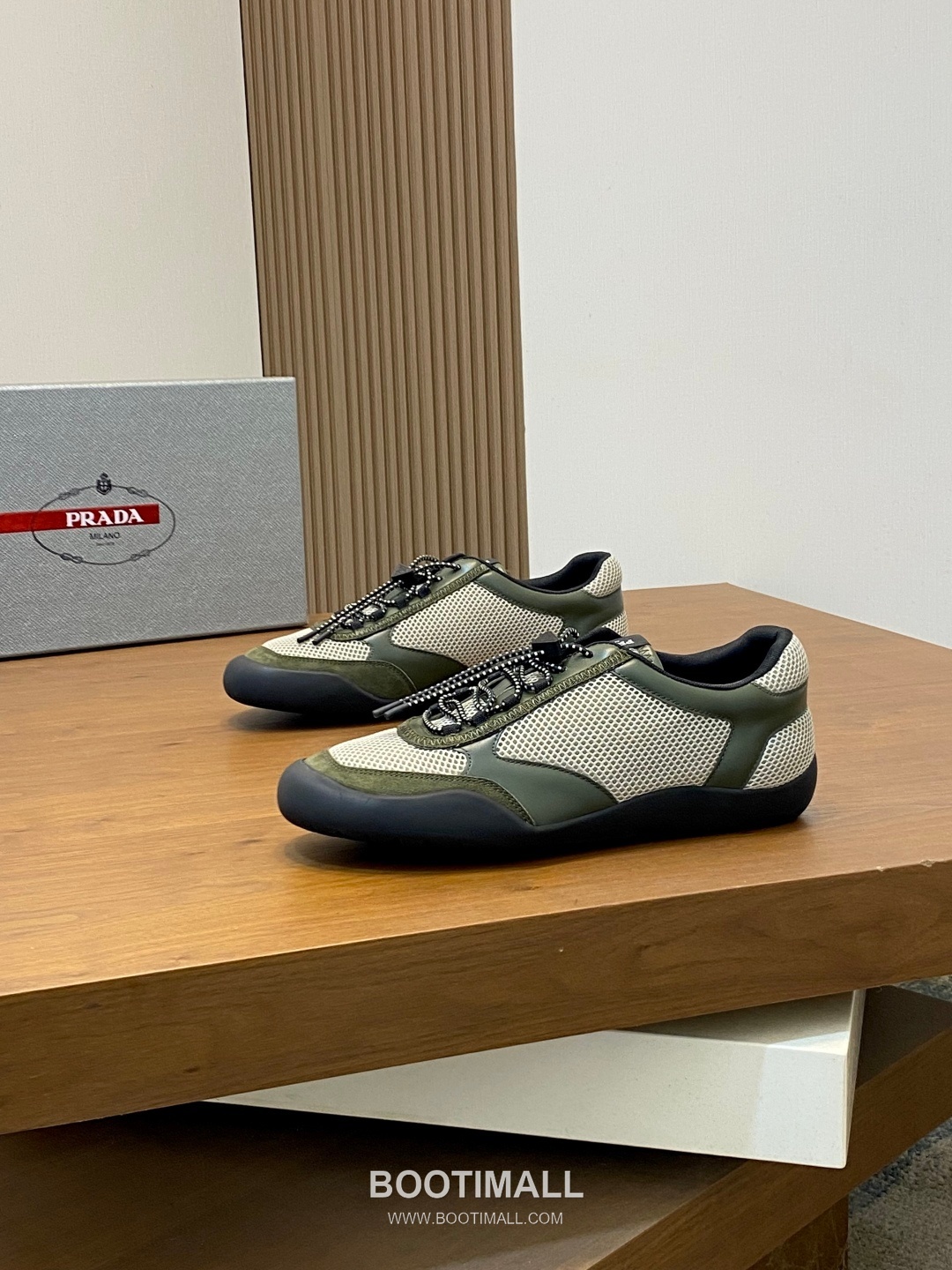 ## 신발 제품 스펙 분석

Prada America's Cup Leather Sneakers 프라다 아메리카스컵 레더 스니커즈 4E3400 3