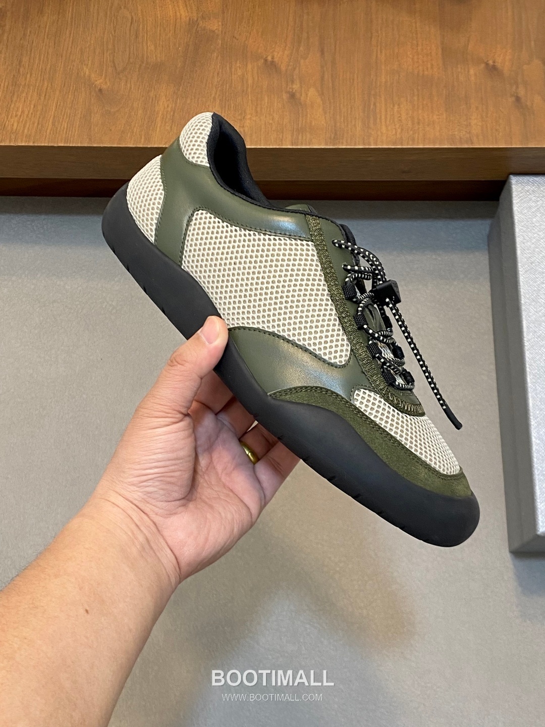 ## 신발 제품 스펙 분석

Prada America's Cup Leather Sneakers 프라다 아메리카스컵 레더 스니커즈 4E3400 4