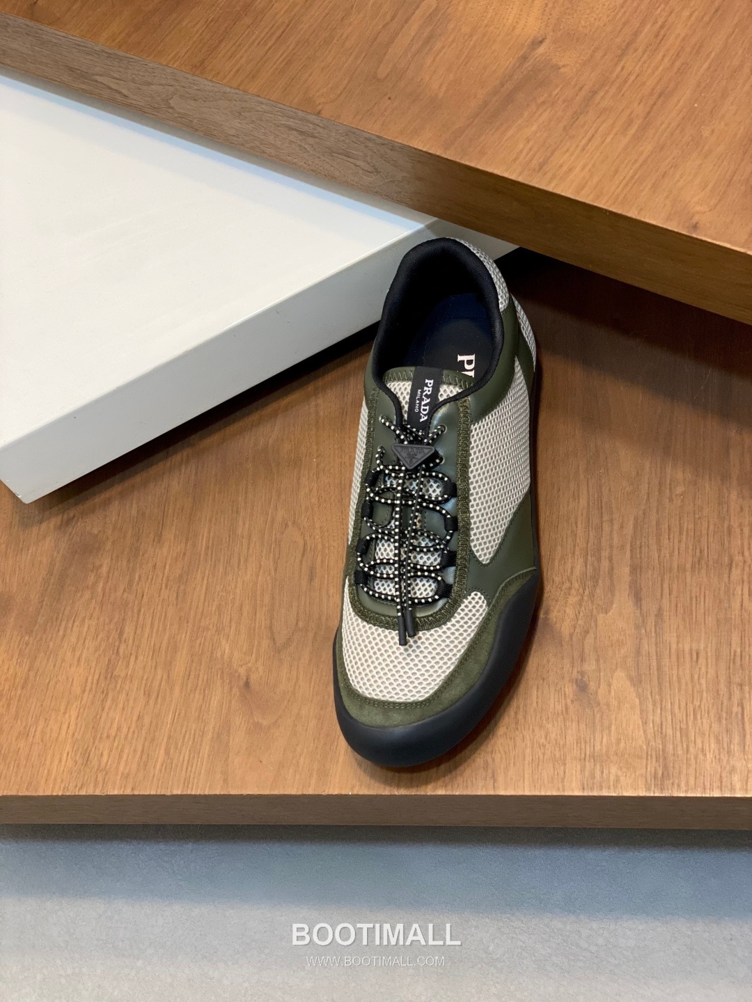 ## 신발 제품 스펙 분석

Prada America's Cup Leather Sneakers 프라다 아메리카스컵 레더 스니커즈 4E3400 6