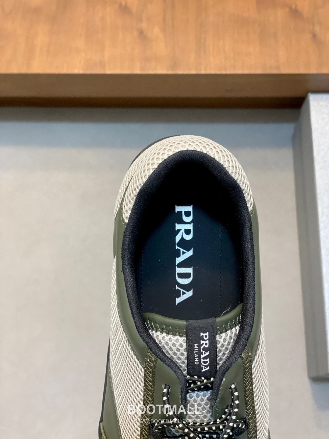 ## 신발 제품 스펙 분석

Prada America's Cup Leather Sneakers 프라다 아메리카스컵 레더 스니커즈 4E3400 7