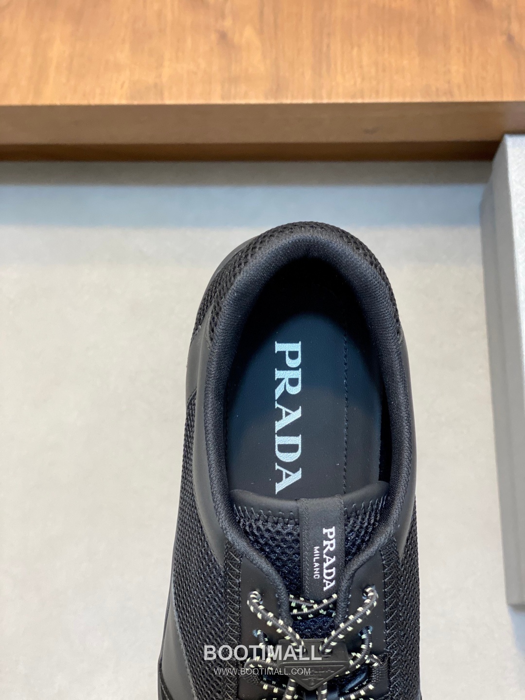 ## 신발 제품 스펙 분석

Prada America's Cup Leather Sneakers 프라다 아메리카스컵 레더 스니커즈 4E3400 7