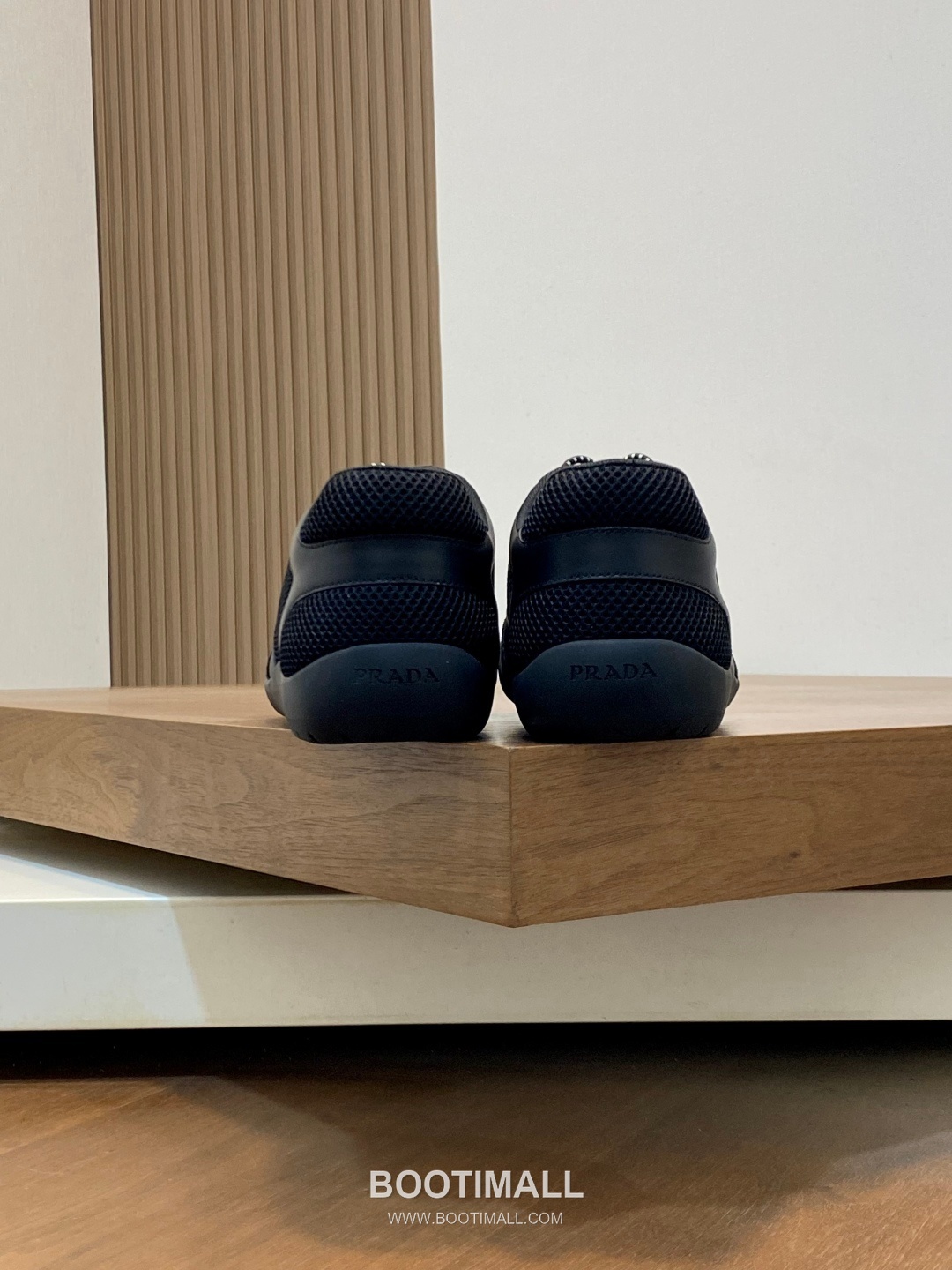 ## 신발 제품 스펙 분석

Prada America's Cup Leather Sneakers 프라다 아메리카스컵 레더 스니커즈 4E3400 8