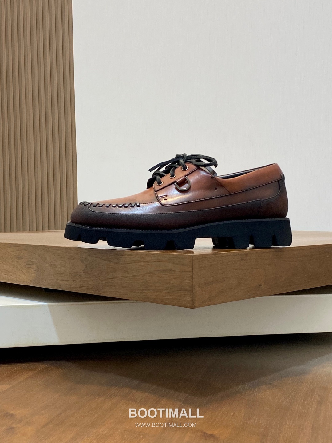 ## 신발 제품 스펙 분석

Berluti Playtime Patina Leather Sneakers 벨루티 플레이타임 파티나 레더 스니커즈 S5496 2