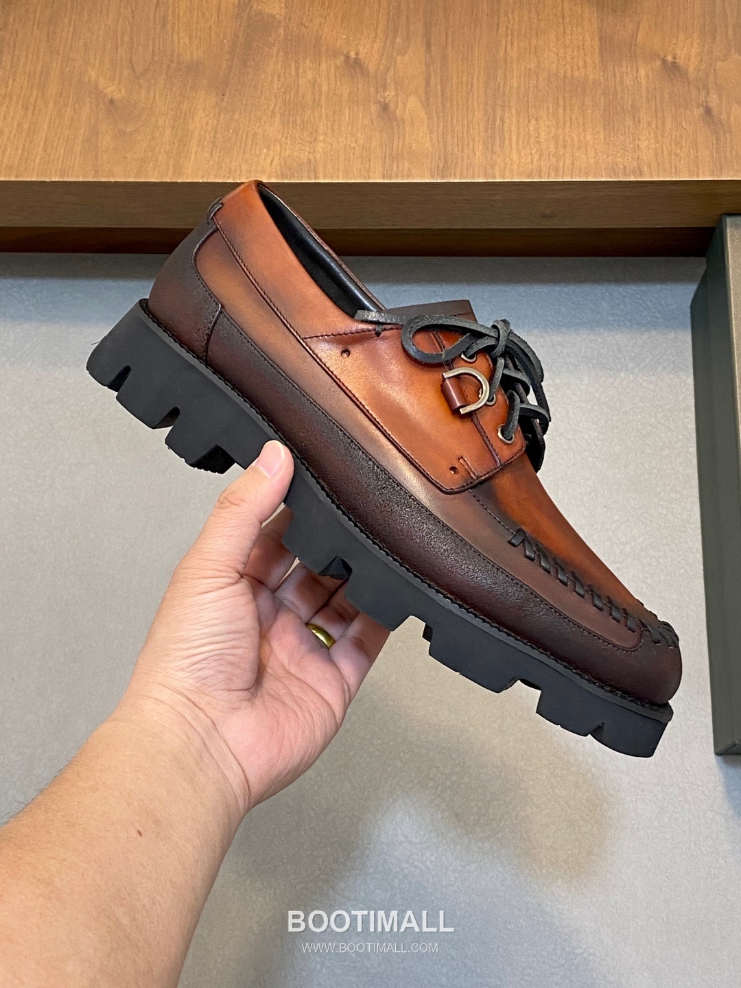 ## 신발 제품 스펙 분석

Berluti Playtime Patina Leather Sneakers 벨루티 플레이타임 파티나 레더 스니커즈 S5496 4