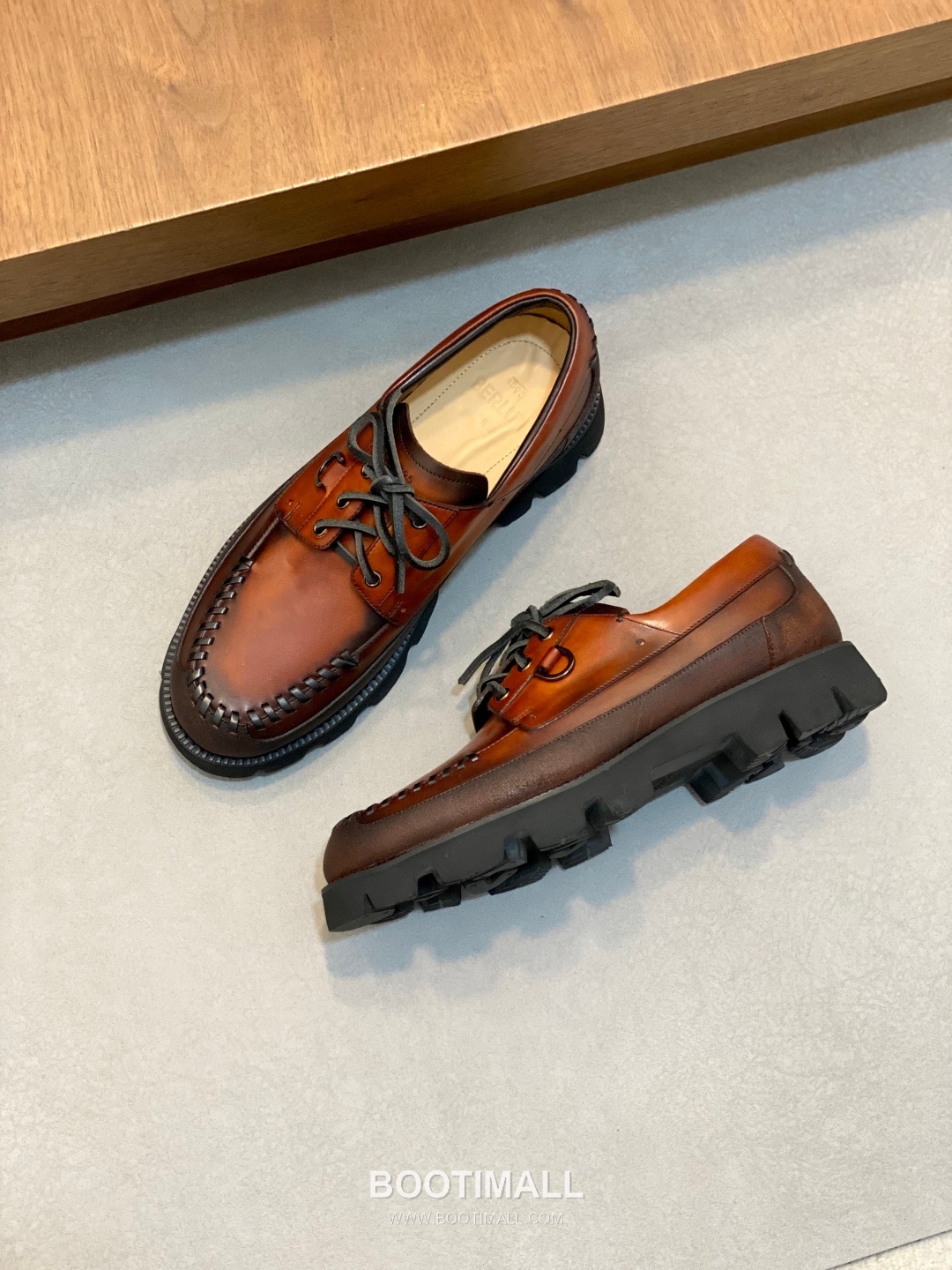 ## 신발 제품 스펙 분석

Berluti Playtime Patina Leather Sneakers 벨루티 플레이타임 파티나 레더 스니커즈 S5496 5