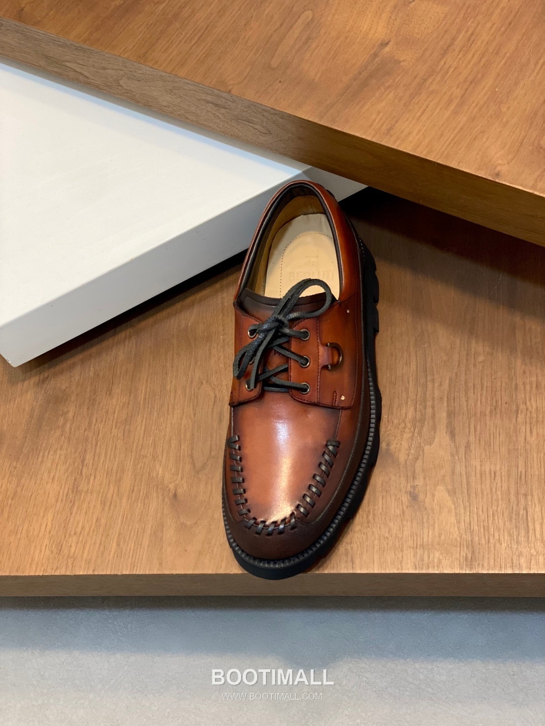 ## 신발 제품 스펙 분석

Berluti Playtime Patina Leather Sneakers 벨루티 플레이타임 파티나 레더 스니커즈 S5496 9