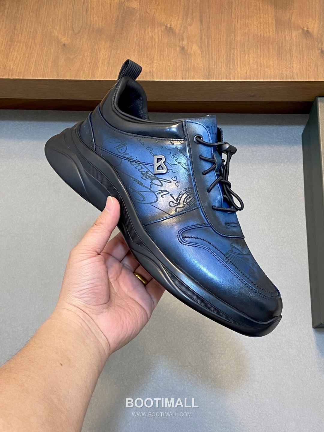 ## 신발 제품 스펙 분석

Berluti Shadow Patina Leather Sneakers 벨루티 쉐도우 파티나 레더 스니커즈 S5445 4