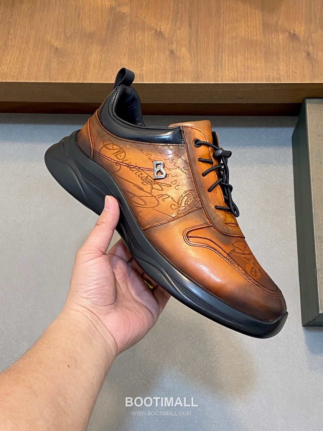 ## 신발 제품 스펙 분석
Berluti Shadow Patina Leather Sneakers 벨루티 쉐도우 파티나 레더 스니커즈 S5445 4