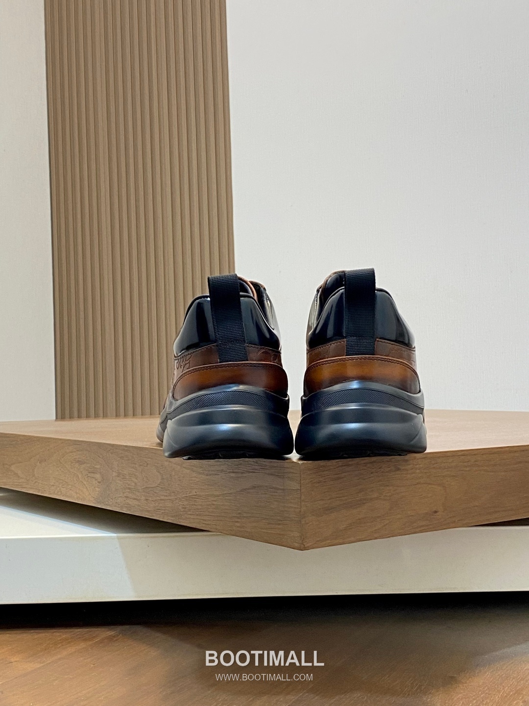 ## 신발 제품 스펙 분석
Berluti Shadow Patina Leather Sneakers 벨루티 쉐도우 파티나 레더 스니커즈 S5445 9