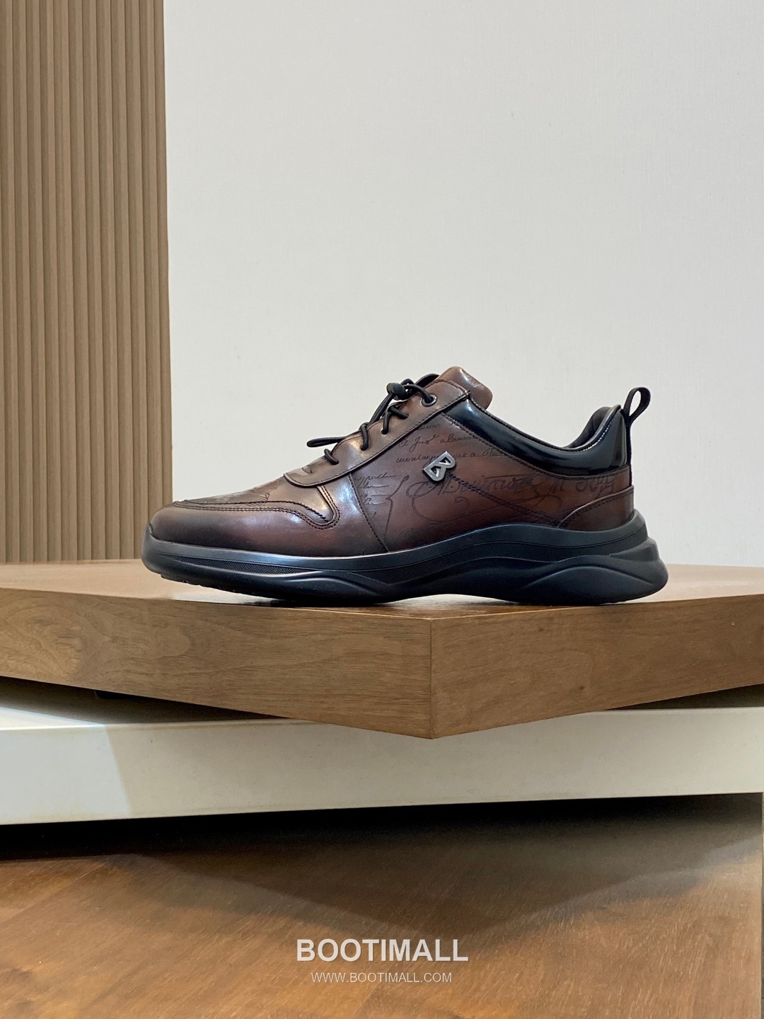 ## 신발 제품 스펙 분석

Berluti Shadow Patina Leather Sneakers 벨루티 쉐도우 파티나 레더 스니커즈 S5445 2