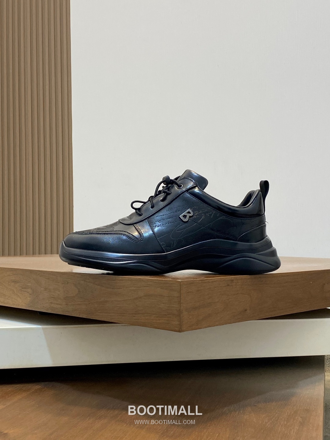 ## 신발 제품 스펙 분석

Berluti Shadow Patina Leather Sneakers 벨루티 쉐도우 파티나 레더 스니커즈 S5445 2