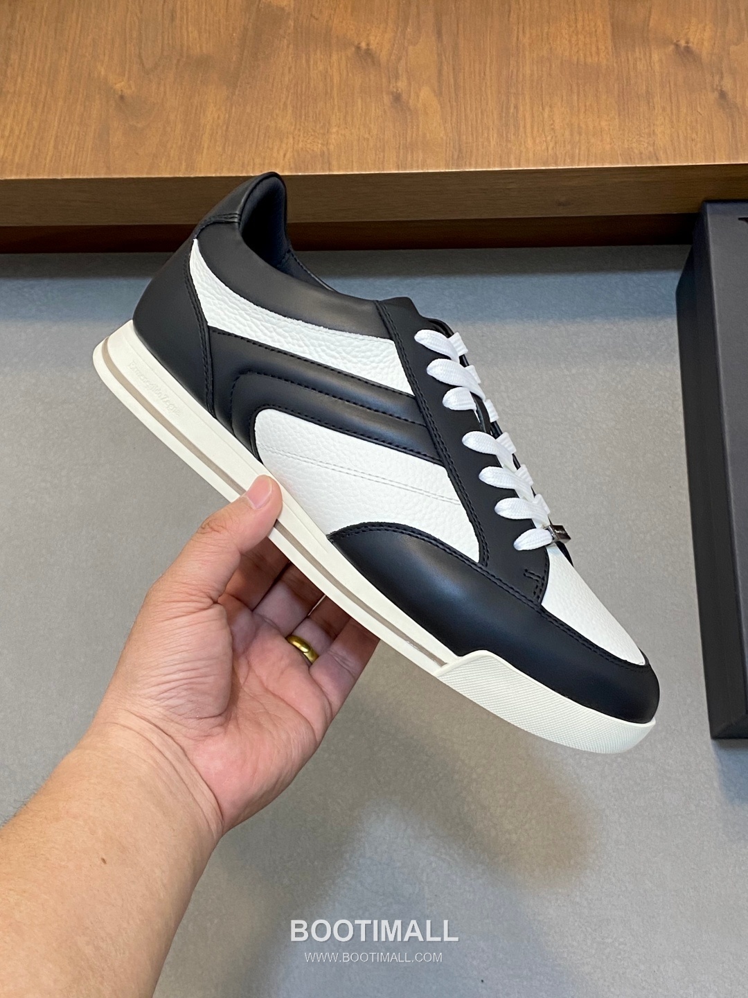 ## 신발 제품 스펙 분석

Ermenegildo Zegna Tiziano Leather Sneakers 에르메네질도 제냐 티치아노 레더 스니커즈 4