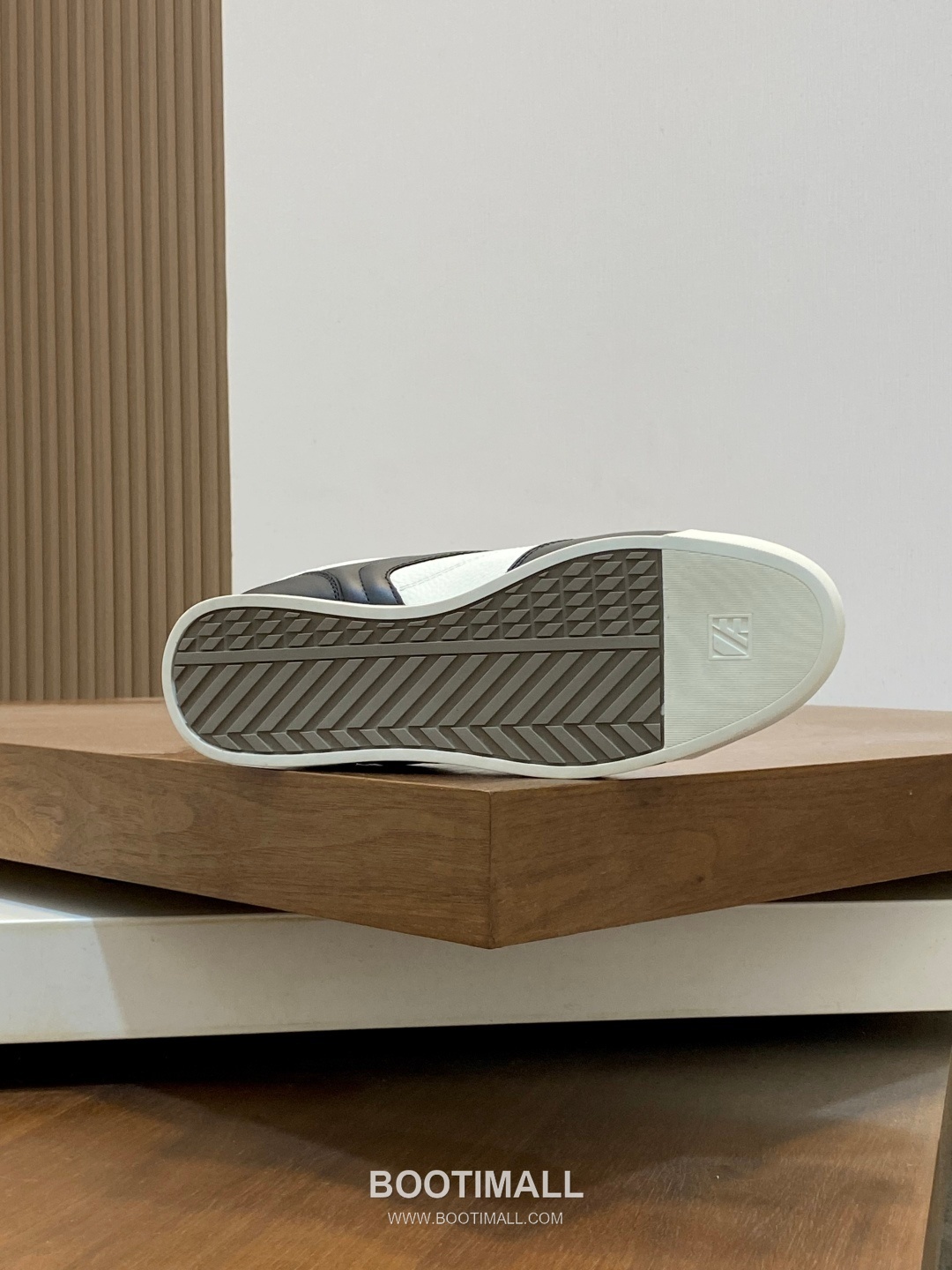 ## 신발 제품 스펙 분석

Ermenegildo Zegna Tiziano Leather Sneakers 에르메네질도 제냐 티치아노 레더 스니커즈 9