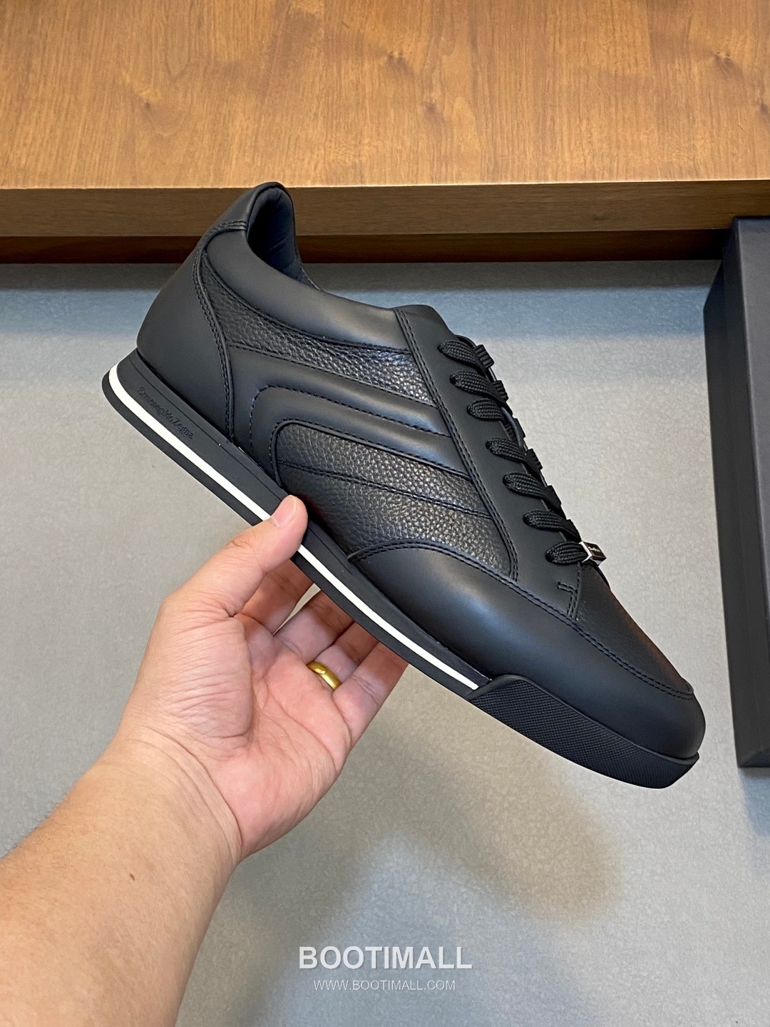 ## 신발 제품 스펙 분석
Ermenegildo Zegna Tiziano Leather Sneakers 에르메네질도 제냐 티치아노 레더 스니커즈 4