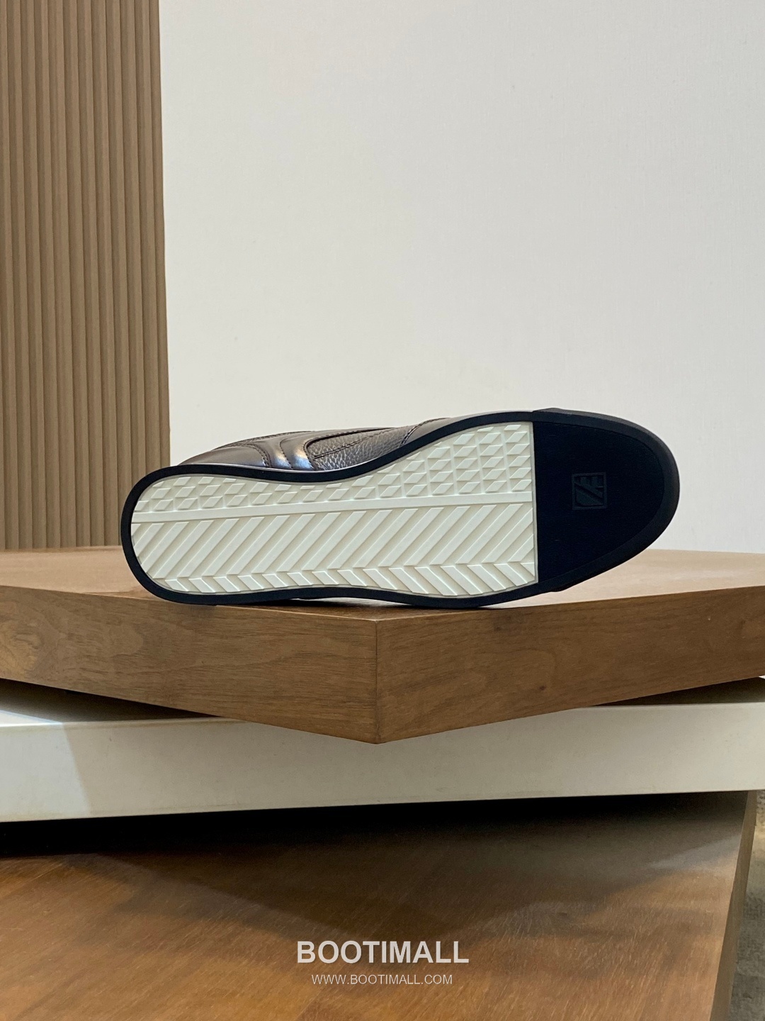 ## 신발 제품 스펙 분석

Ermenegildo Zegna Tiziano Leather Sneakers 에르메네질도 제냐 티치아노 레더 스니커즈 9