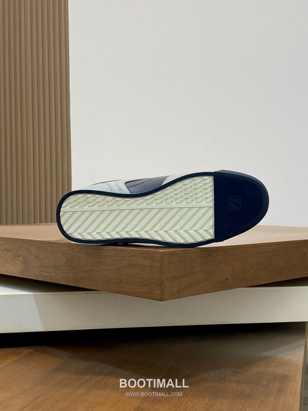 ## 신발 제품 스펙 분석

Ermenegildo Zegna Tiziano Leather Sneakers 에르메네질도 제냐 티치아노 레더 스니커즈 9