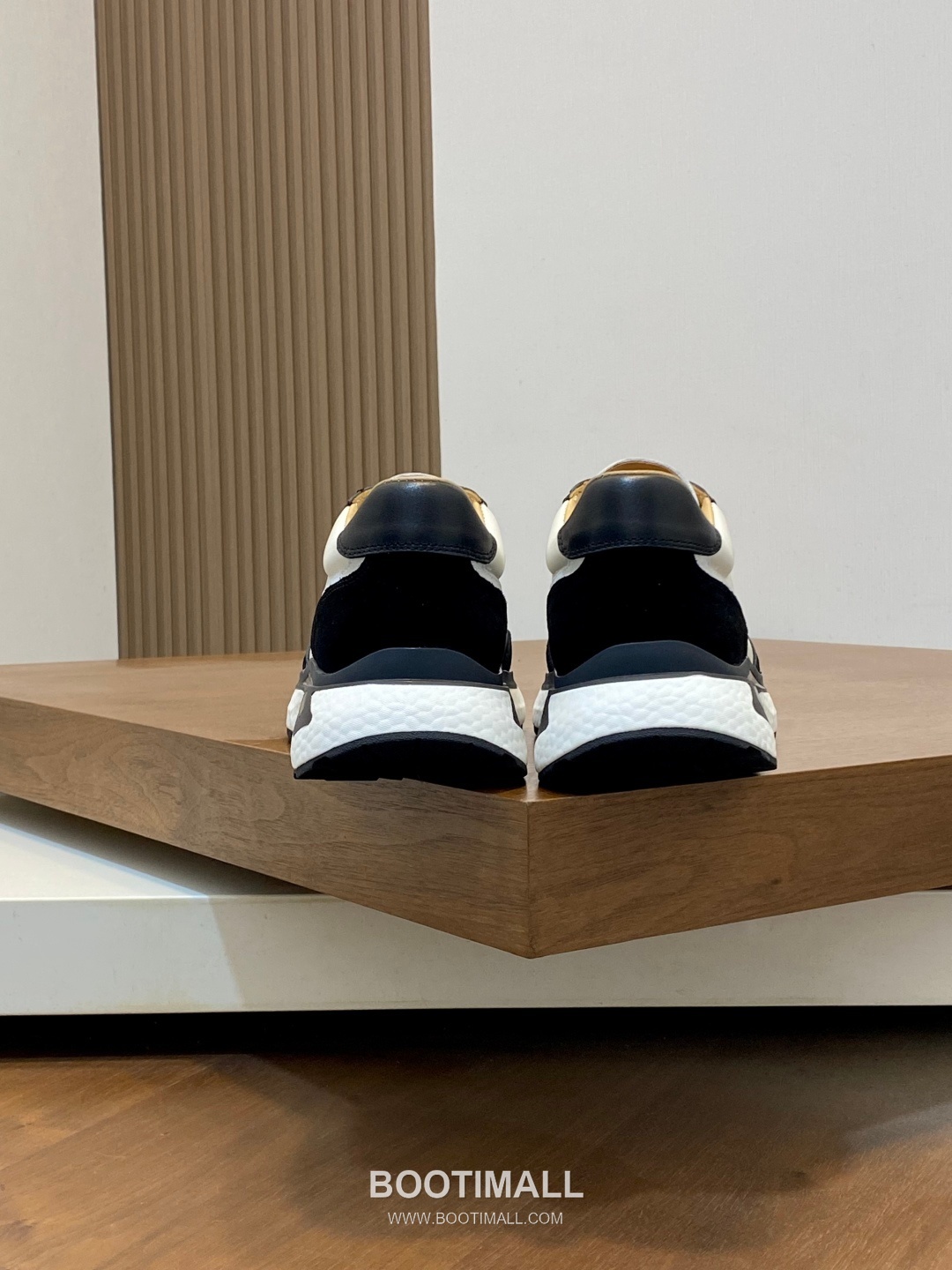 ## 신발 제품 스펙 분석
Givenchy Urban Street Leather Sneakers 지방시 어반 스트리트 레더 스니커즈 BE0005E0 8