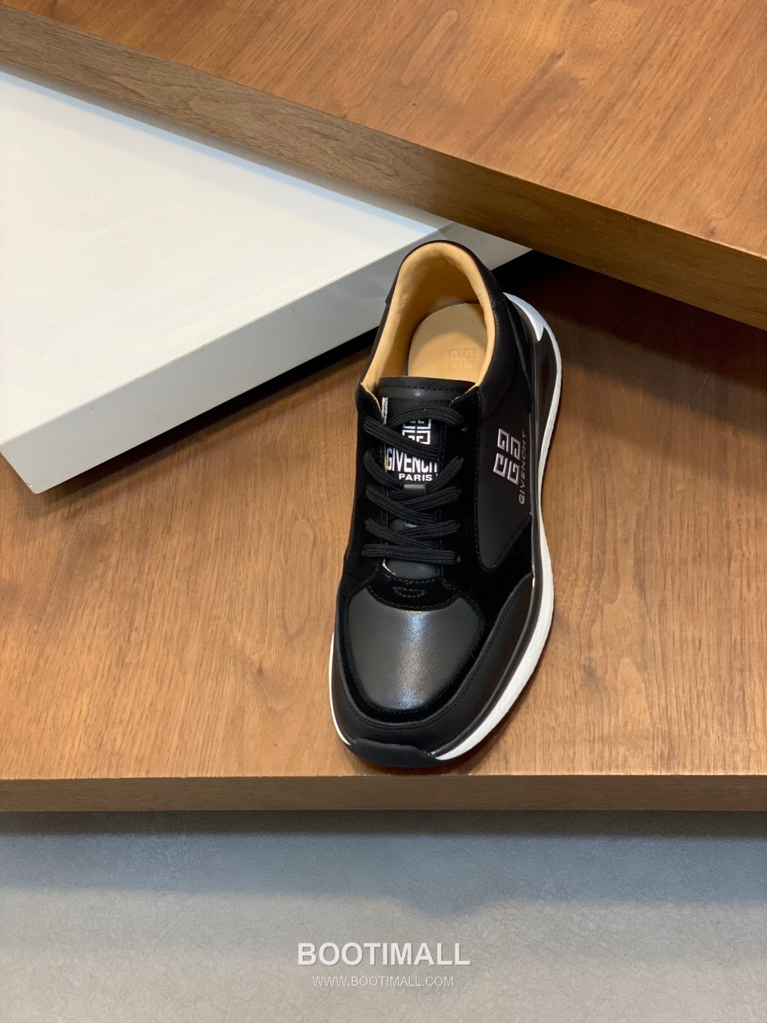 ## 신발 제품 스펙 분석

Givenchy Urban Street Leather Sneakers 지방시 어반 스트리트 레더 스니커즈 BE0005E0 6