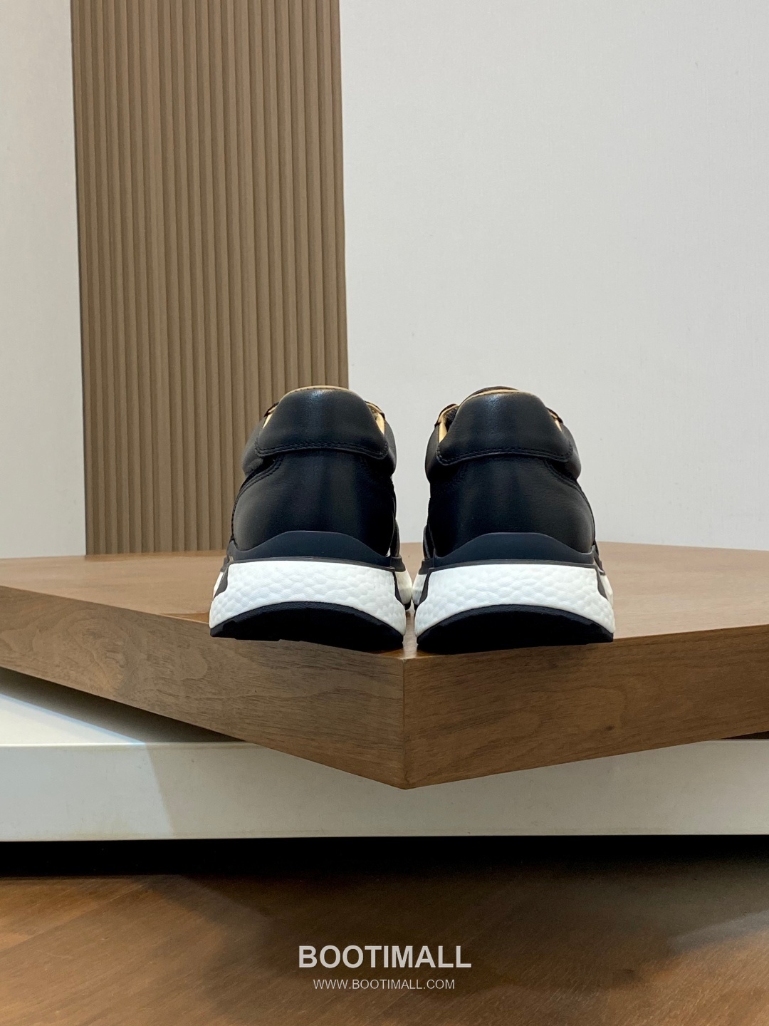 ## 신발 제품 스펙 분석

Givenchy Urban Street Leather Sneakers 지방시 어반 스트리트 레더 스니커즈 BE0005E0 8