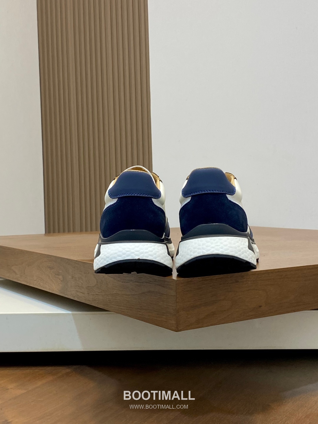 ## 신발 제품 스펙 분석

Givenchy Urban Street Leather Sneakers 지방시 어반 스트리트 레더 스니커즈 BE0005E0 8